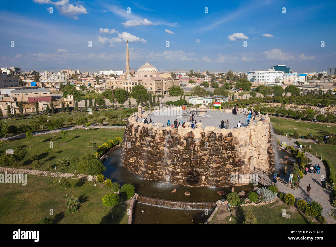L'Iraq, Kurdistan, Erbil Shanidar Park, uomo fatto metà castello, mezza grotta che è casa di Shanidar Galleria d'arte Foto Stock