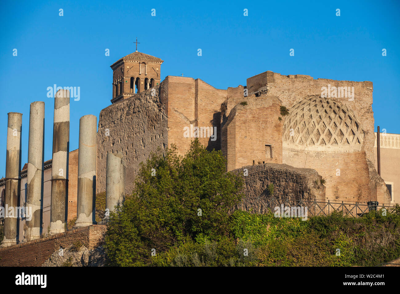 Italia Lazio Roma, il Foro Romano e il Tempio di Venere e Roma Foto Stock