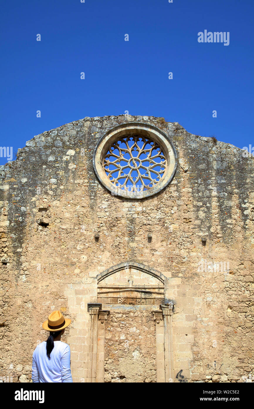 La facciata della chiesa di San Giovanni, Siracusa, Sicilia, Italia Foto Stock