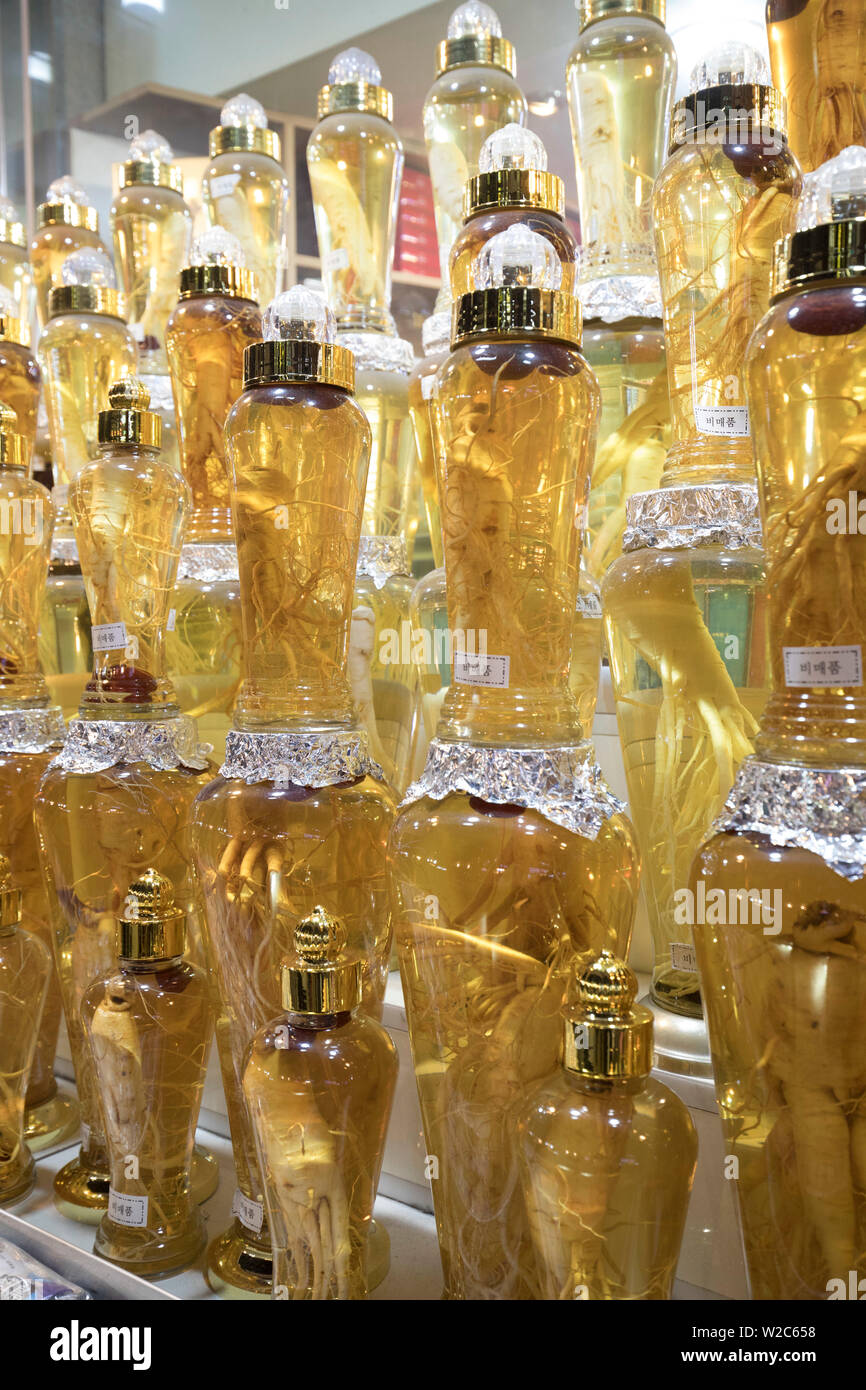 Red Ginseng coreano al mercato di Namdaemun, Seoul, Corea del Sud Foto Stock