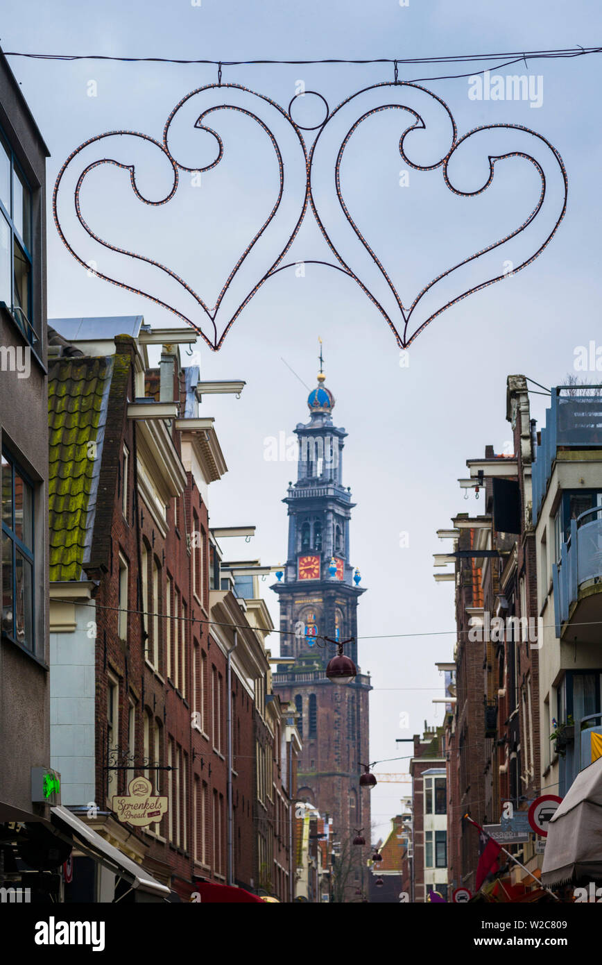 Paesi Bassi, Amsterdam, il quartiere Jordaan, decorazione di cuore e chiesa Westerkerk Foto Stock