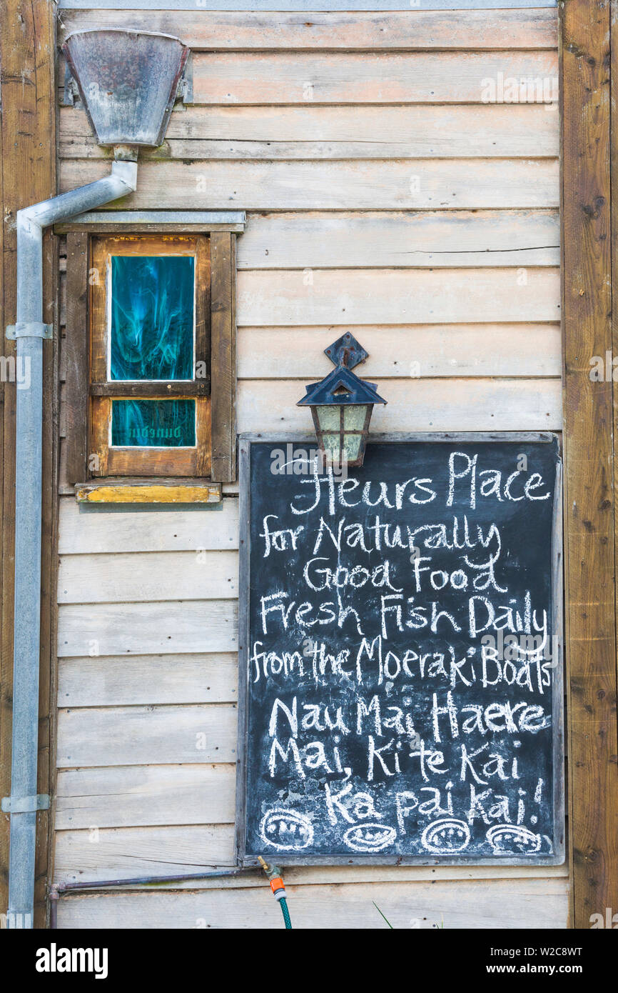 Nuova Zelanda, Isola del Sud, Otago, Moeraki, Fleur's Place, uno dei più onorati ristoranti a NZ, dettagli esterni Foto Stock