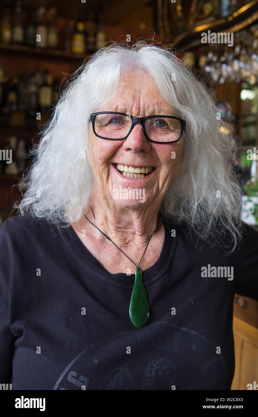 Nuova Zelanda, Isola del Sud, Otago, Moeraki, Fleur's Place, uno dei più onorati ristoranti a NZ, Fleur Sullivan, chef extraordinaire Foto Stock