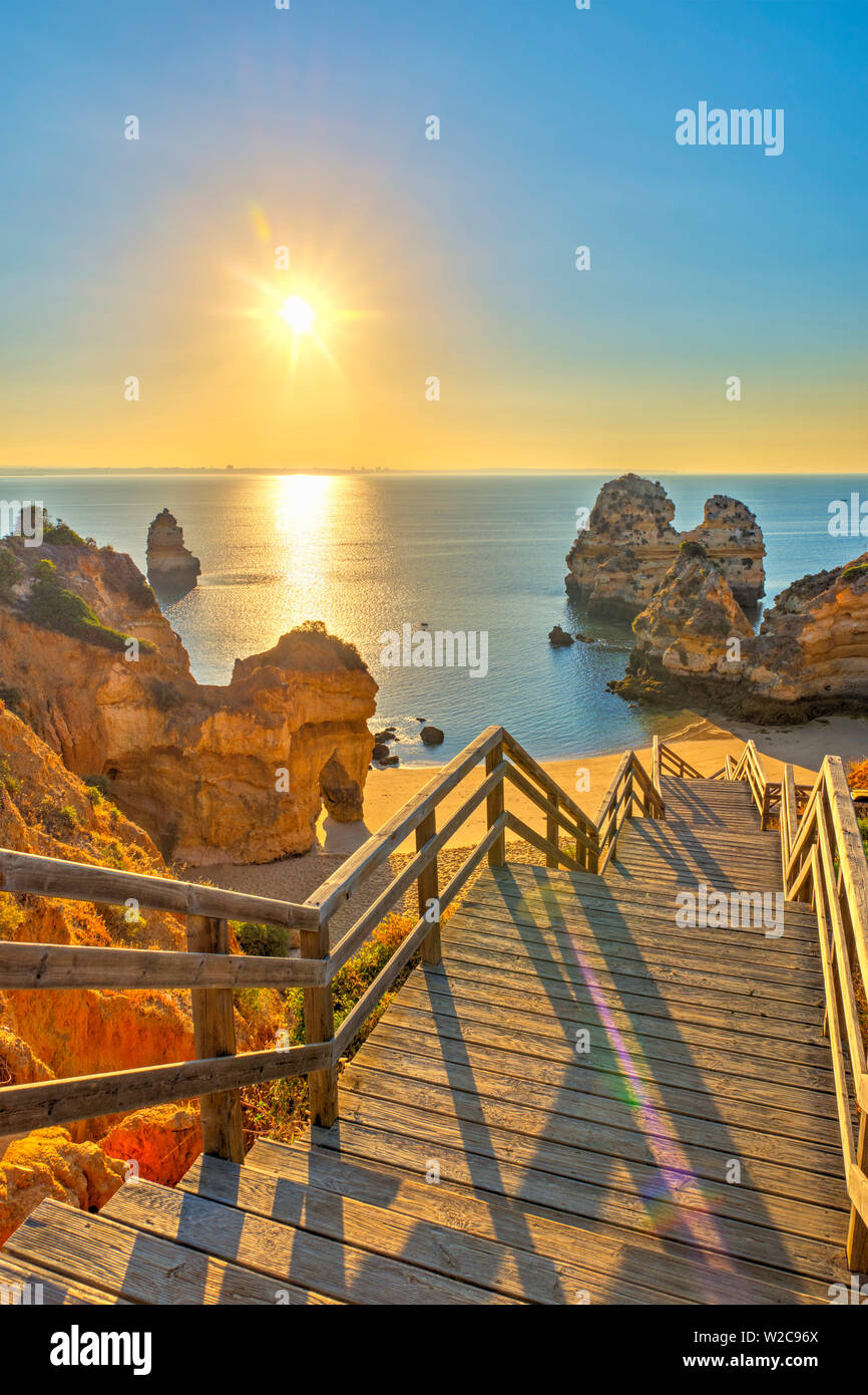 Il Portogallo, Algarve, Lagos, alba Camilo (spiaggia Praia do Camilo) Foto Stock