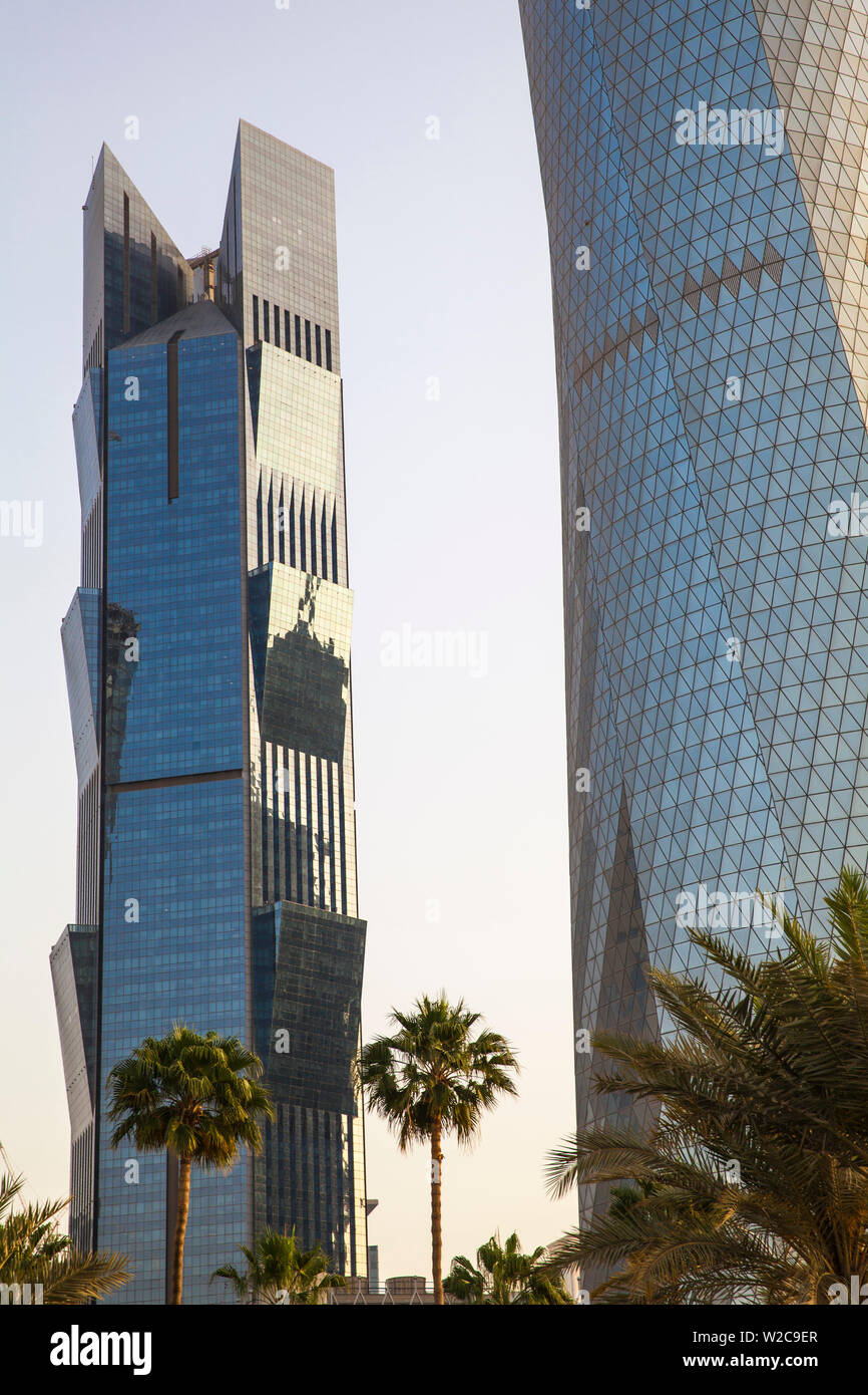 Il Qatar Doha, West Bay edifici, Torre di Palme e al Torre di Bidda Foto Stock