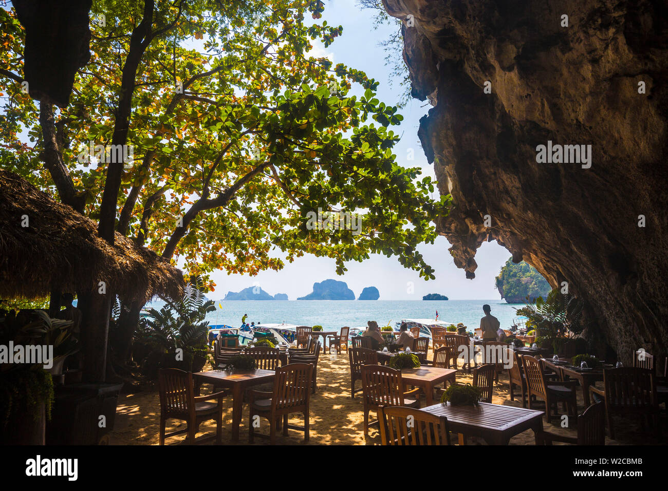 Il ristorante la grotta, il Rayavadee resort, Railay Penisola, Provincia di Krabi, Thailandia Foto Stock