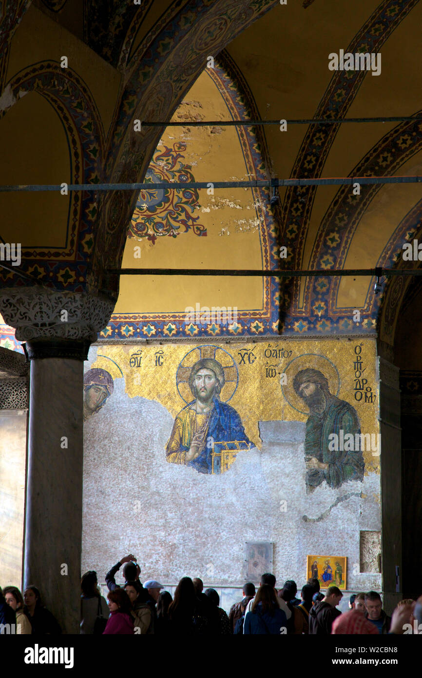 Mosaico bizantino di Gesù Cristo e San Giovanni, interni di Haghia Sophia (Aya Sofya Moschea), la Chiesa della Santa Sapienza, Istanbul, Turchia Foto Stock