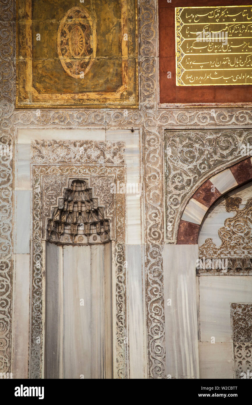 Turchia, Istanbul, Sultanahmet, poco Haghia Sophia Mosque â€" un 6th-secolo la chiesa bizantina, ora moschea, che potrebbe essere stato costruito dagli stessi architetti come Hagia Sophia Foto Stock