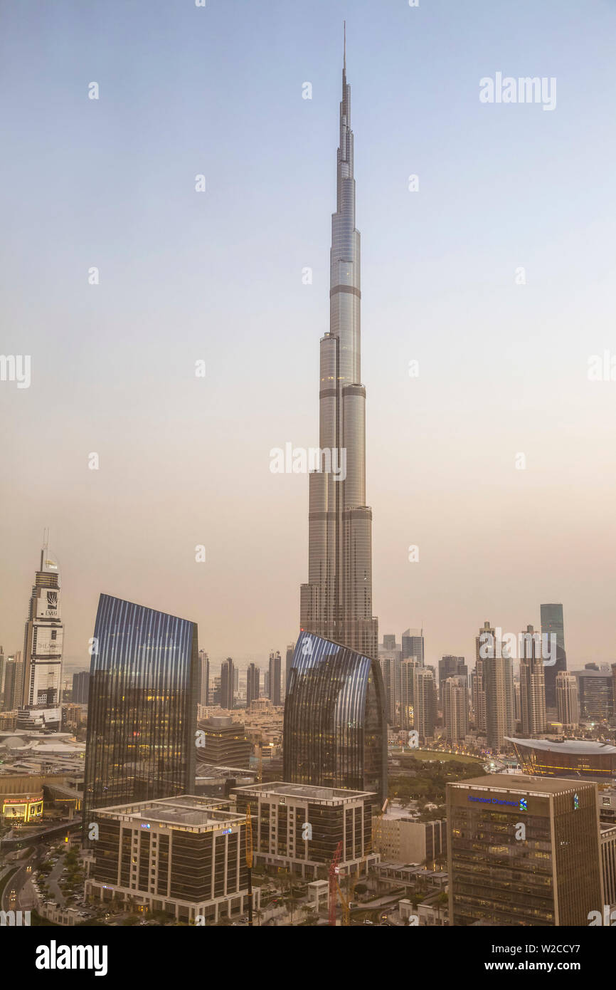 Emirati Arabi Uniti Dubai, vista di Burj Khalifa Foto Stock