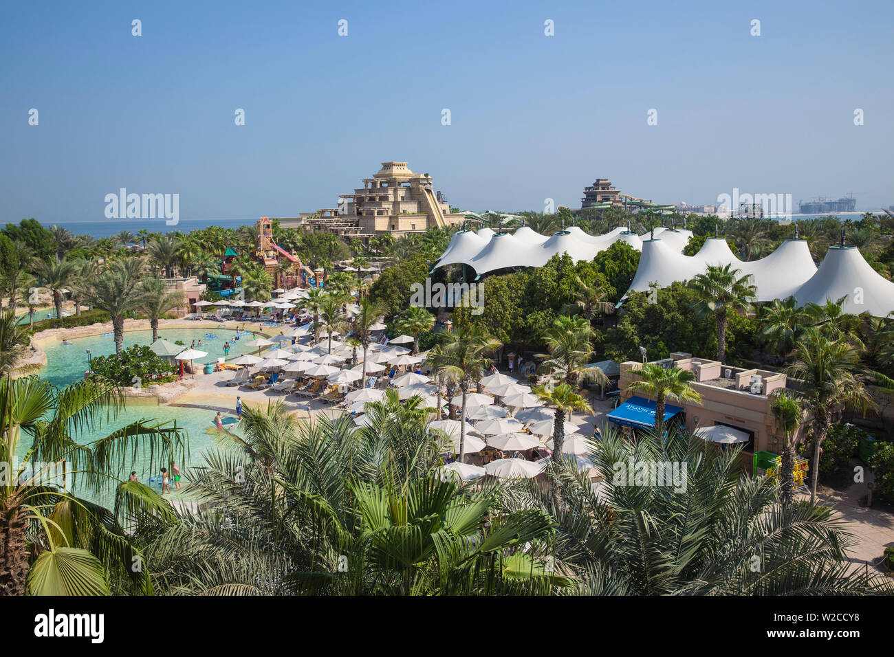 Emirati Arabi Uniti Dubai Palm Jumeirah island, Atlantis Palm, Aquaventure Waterpark Foto Stock