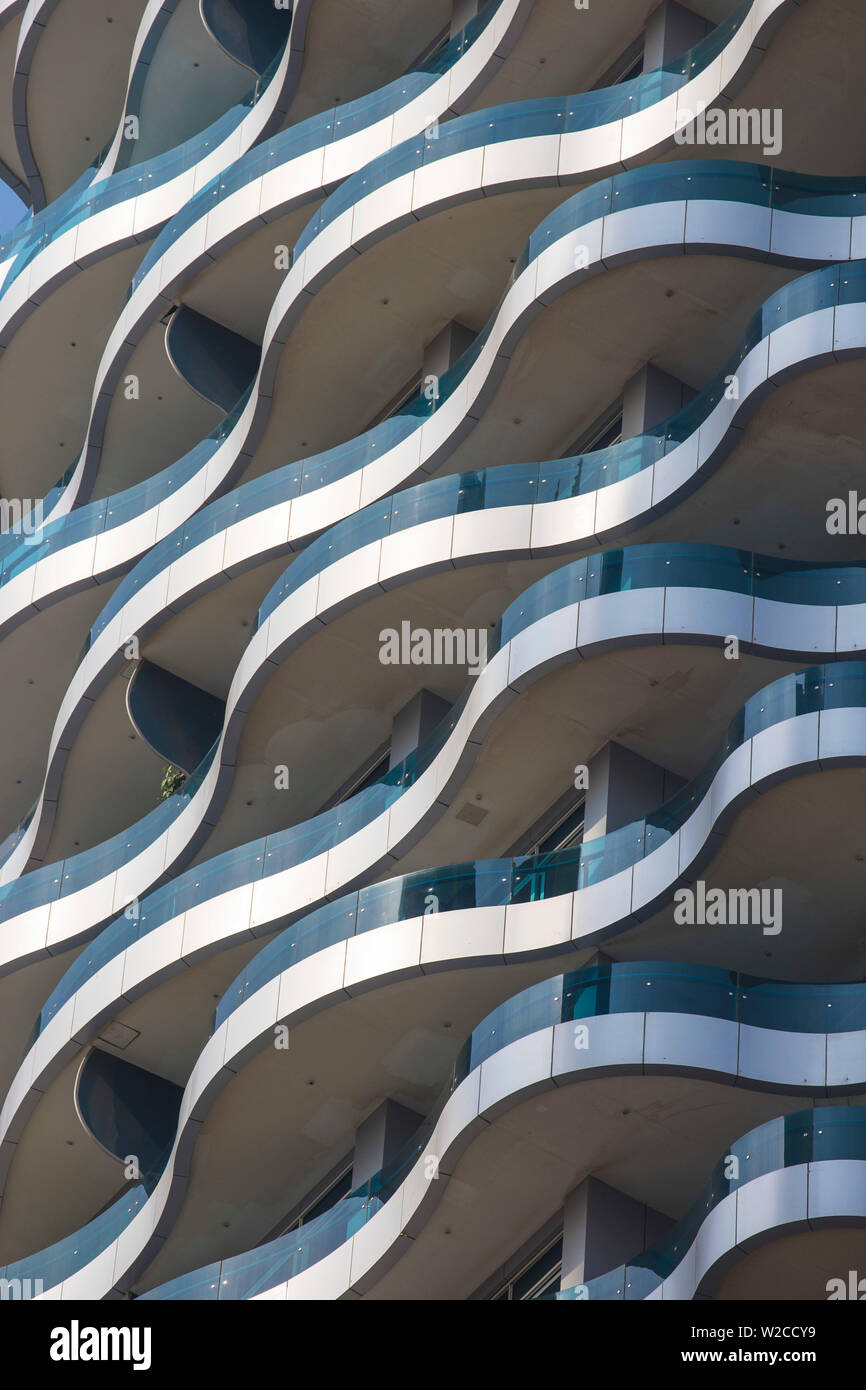 Emirati Arabi Uniti Dubai, Dubai Marina, in prossimità di un edificio residenziale Foto Stock