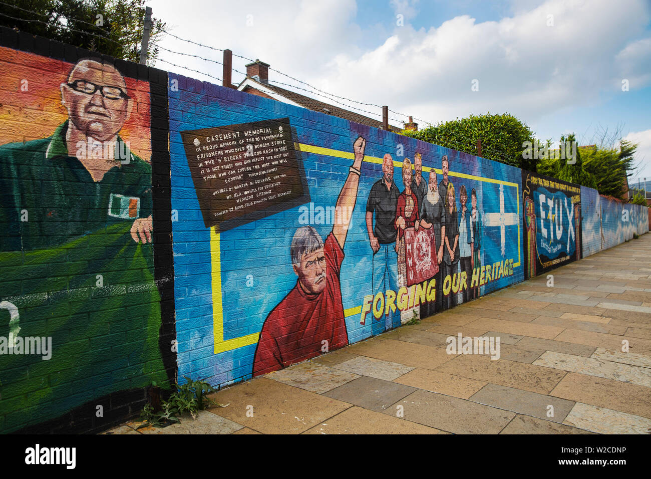 Regno Unito e Irlanda del Nord, Belfast, Falls Road, murales politici Foto Stock