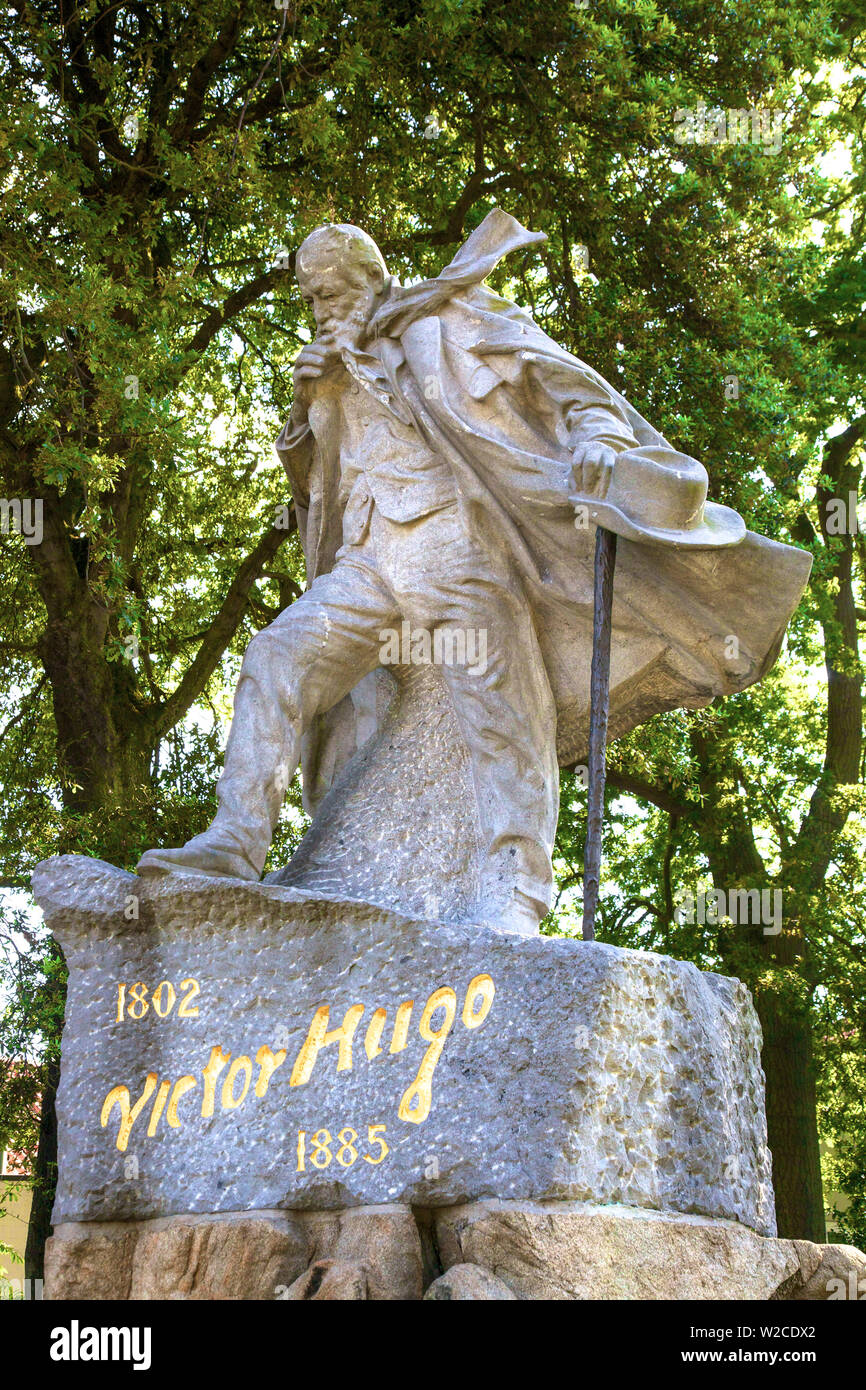 Statua di Victor Hugo, Candie Park, St. Peter Port Guernsey, Isole del Canale Foto Stock