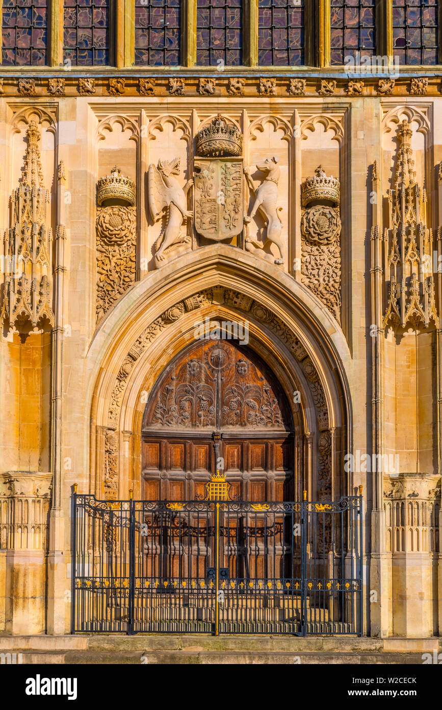 Regno Unito, Inghilterra, Cambridgeshire, Cambridge, spalle, King's College e King's College Chapel, porta Foto Stock