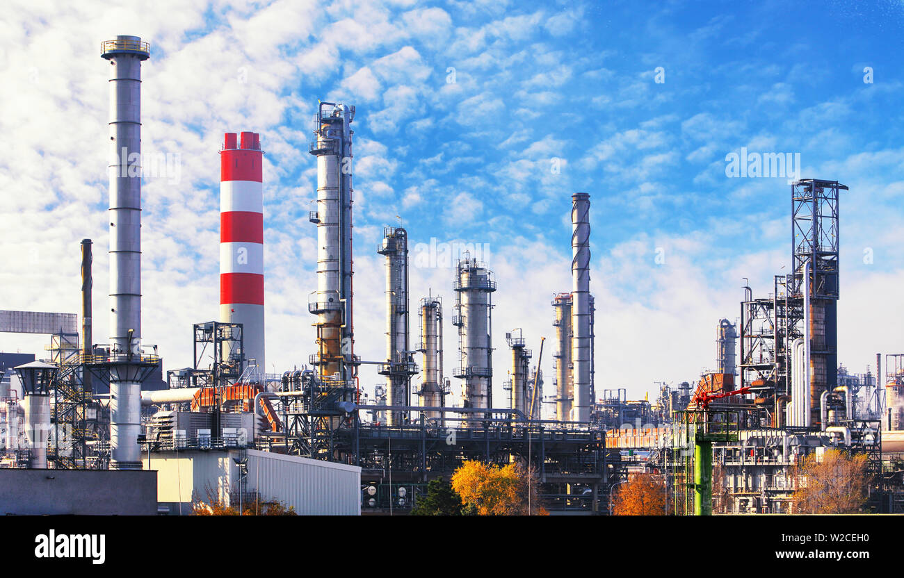 Petrolio e gas impianto petrolchimico, industria fabbrica Foto Stock