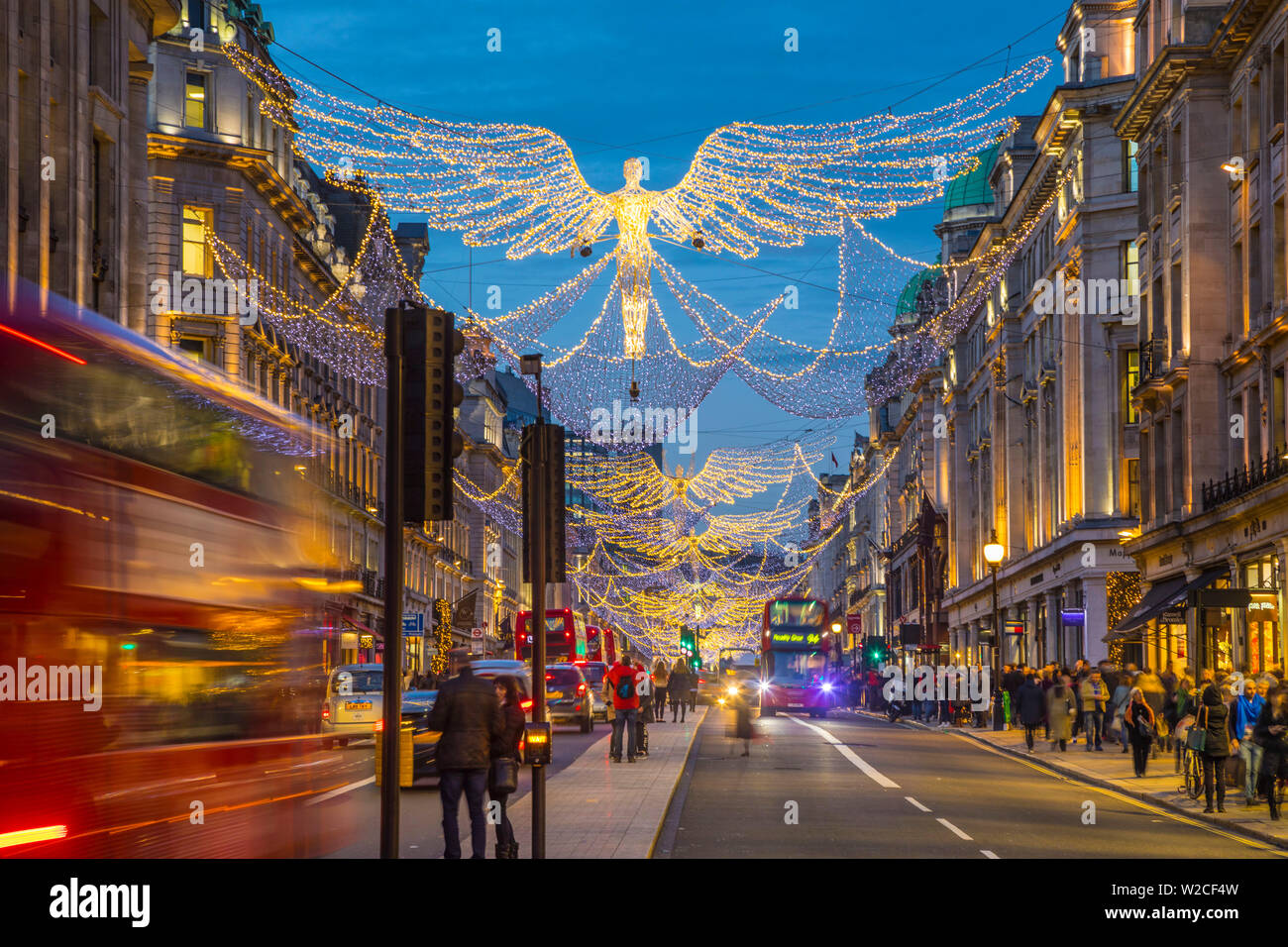 Le decorazioni di Natale sul Regents Street, Londra, Inghilterra Foto Stock