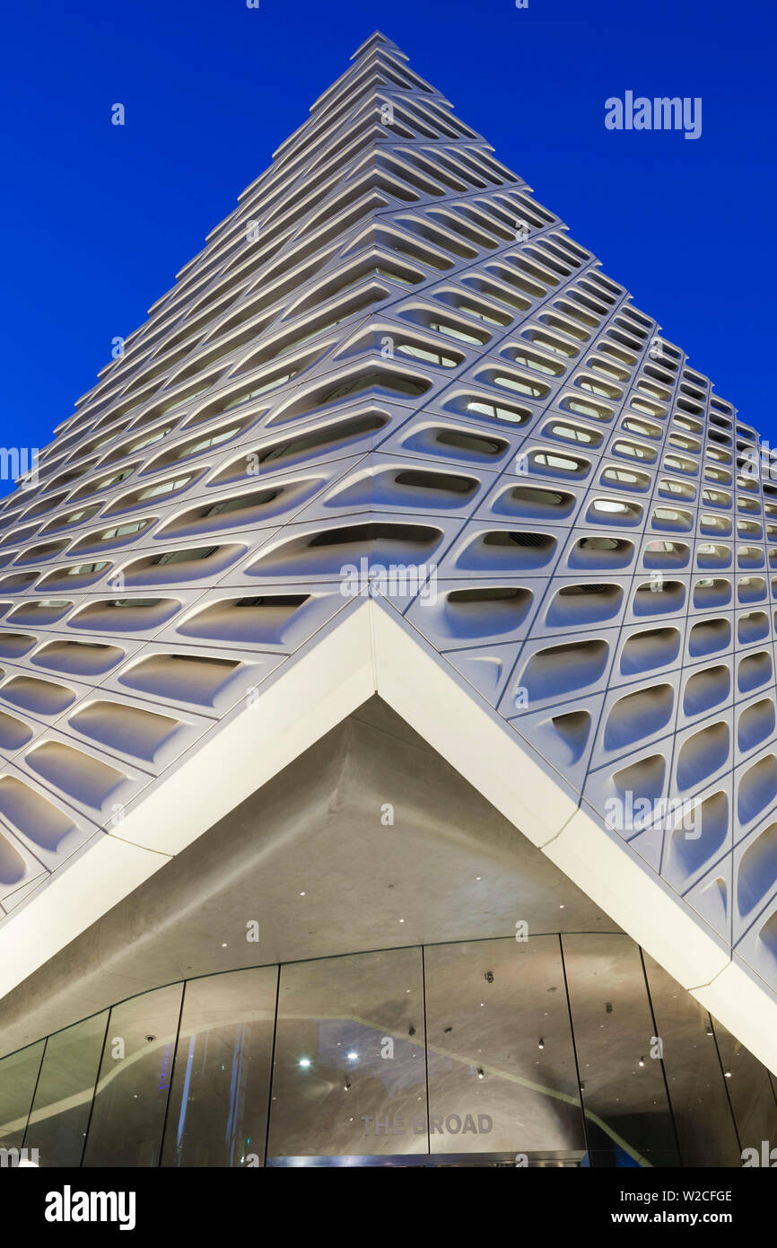 Stati Uniti, California, Los Angeles, l'ampio, il museo di arte contemporanea, costruito 2015, esterna, crepuscolo Foto Stock