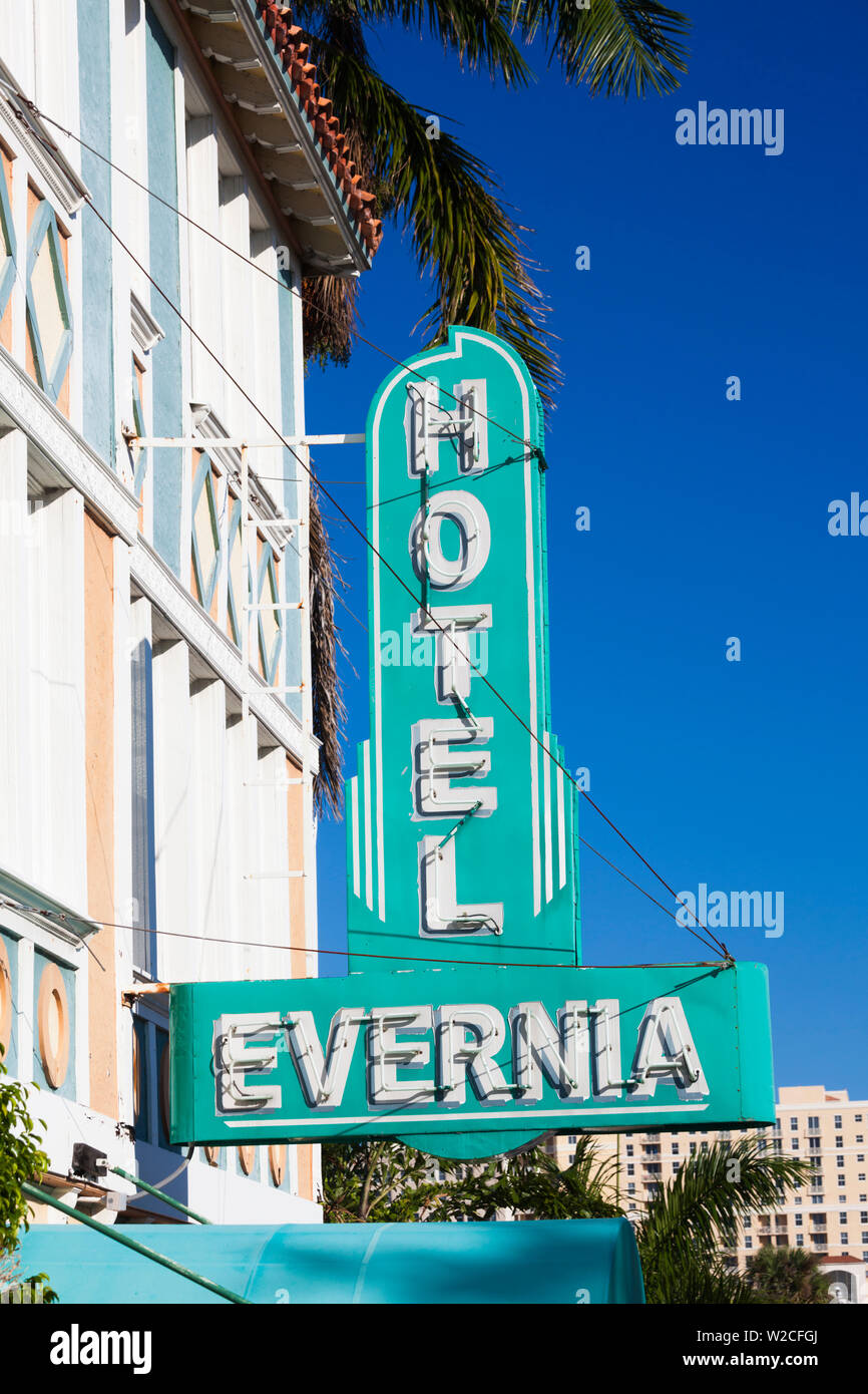Stati Uniti d'America, Florida, West Palm Beach, vecchia insegna al neon  per Hotel Evernia Foto stock - Alamy
