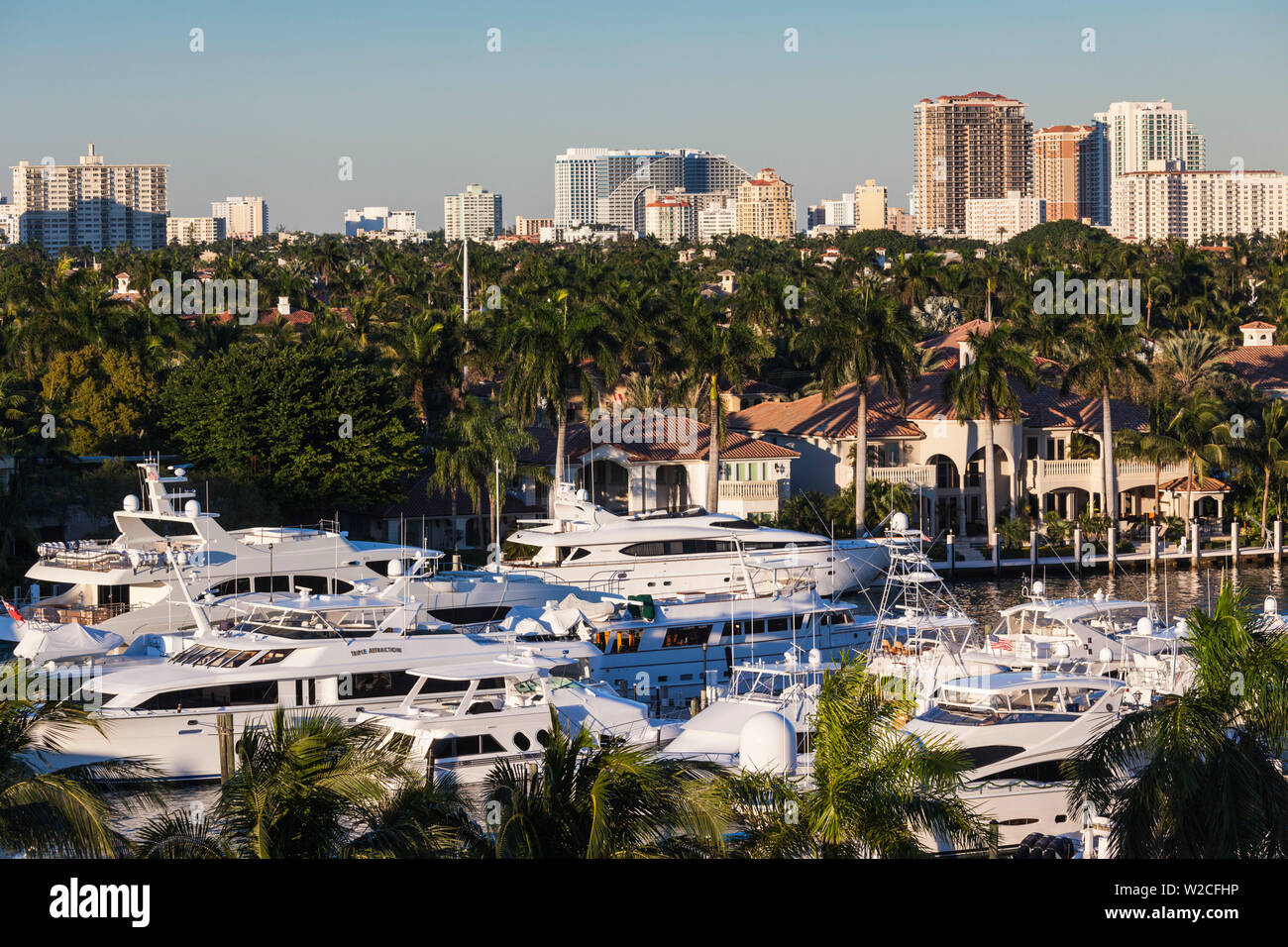 Stati Uniti d'America, Florida, Fort Lauderdale, città vista da via navigabile Intercoastal con yachts Foto Stock