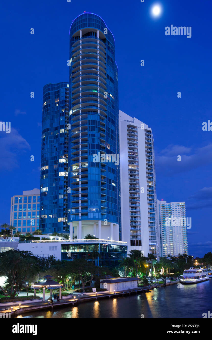 Stati Uniti d'America, Florida, Fort Lauderdale, Las Olas River House edificio di condomini, Las Olas Riverwalk Area Foto Stock Stati Uniti d'America, Florida, Fort Lauderdale, Las Olas River House edificio di condomini, Las Olas Riverwalk Area Foto Stock