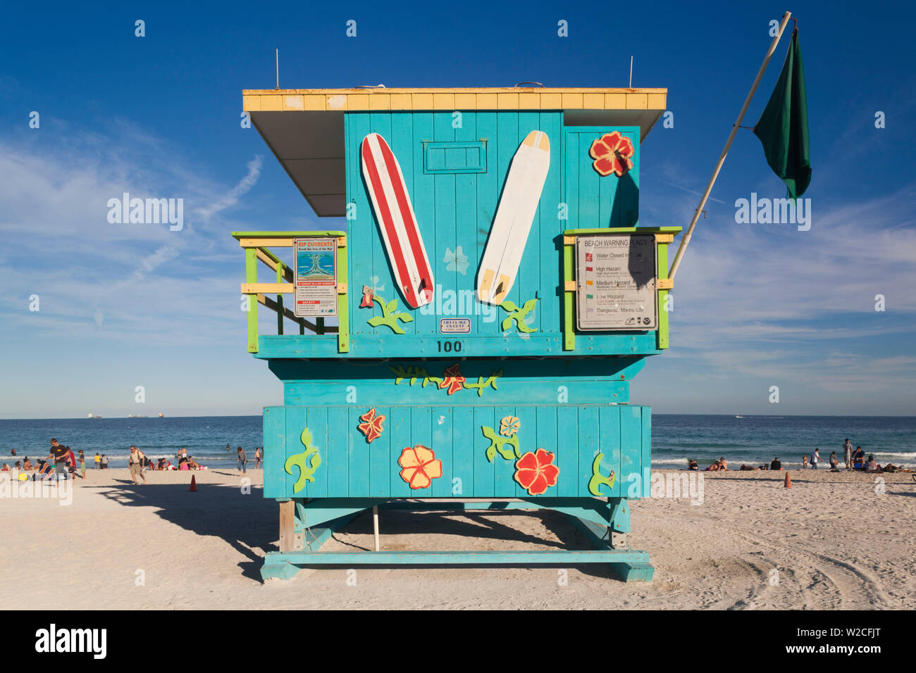 Stati Uniti d'America, Florida, Miami Beach, South Beach, colorato lifeguard tower Foto Stock