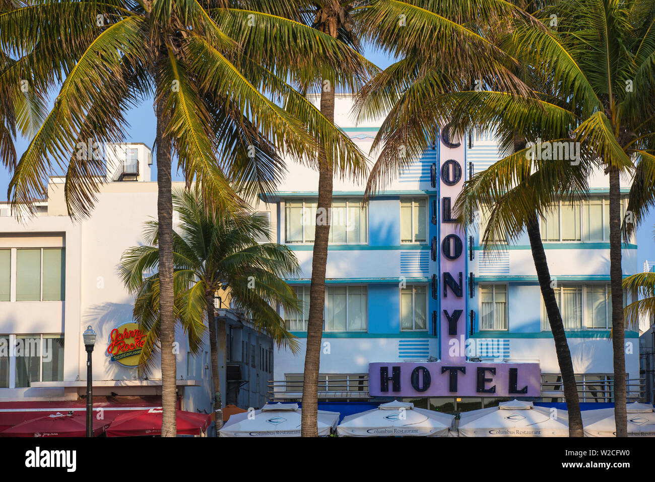 U.S.A, Miami Miami Beach South Beach Ocean Drive, la Colonia Hotel in stile Art Deco e Johnny Rockets ristorante Foto Stock