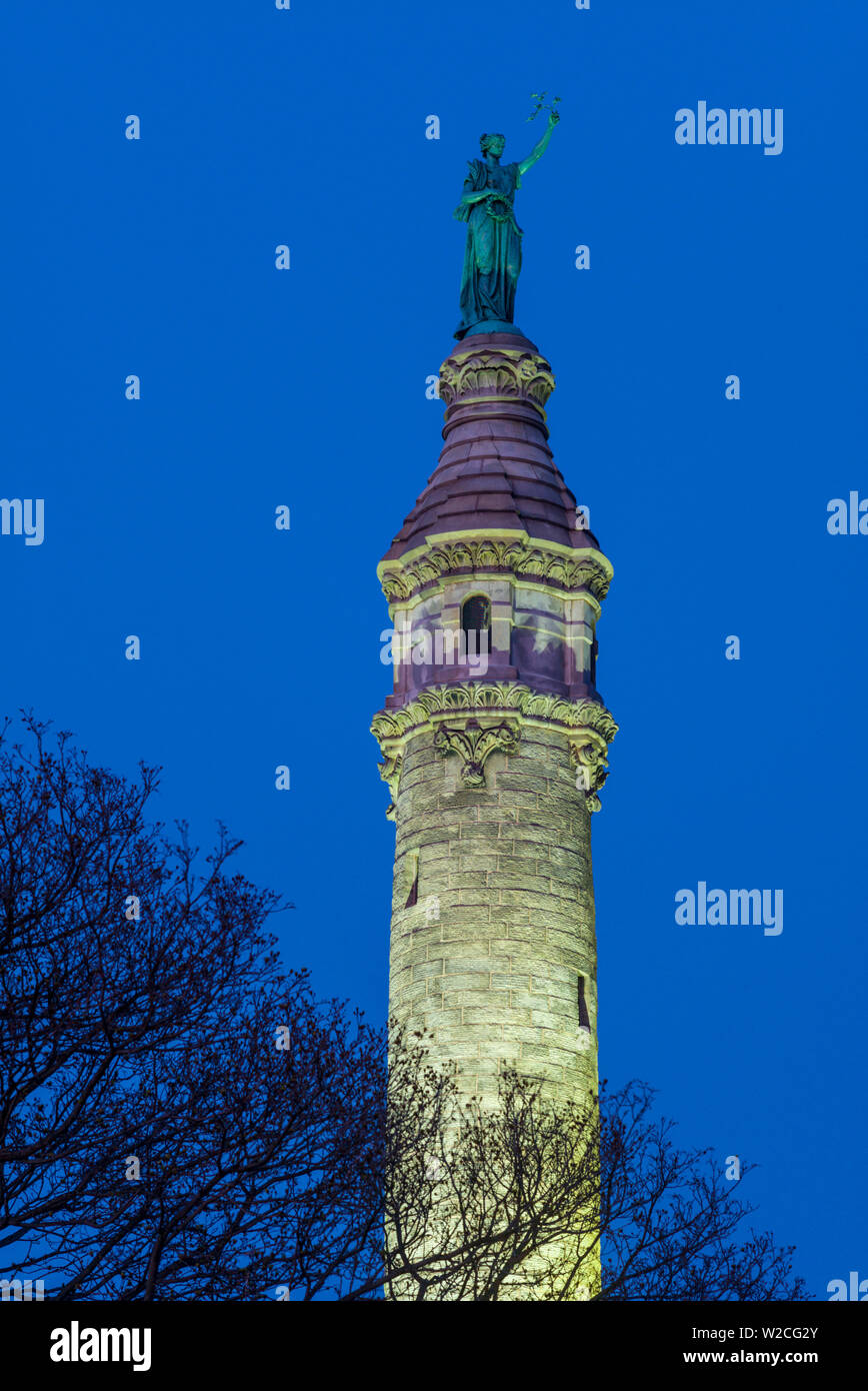 Stati Uniti d'America, Connecticut, New Haven, East Rock Park, soldati e marinai monumento, crepuscolo Foto Stock