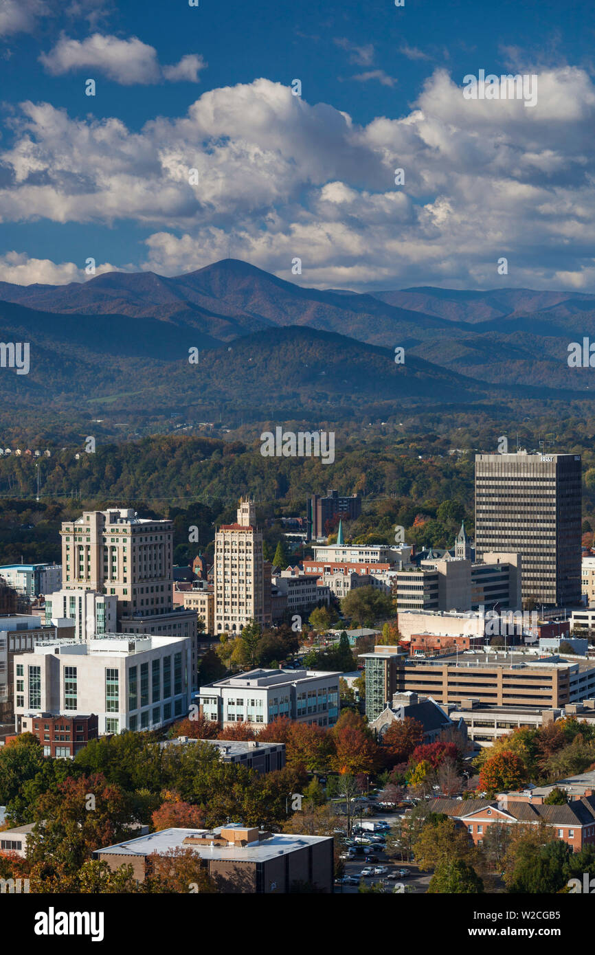 Stati Uniti d'America, North Carolina, Asheville, elevati dello skyline della città Foto Stock
