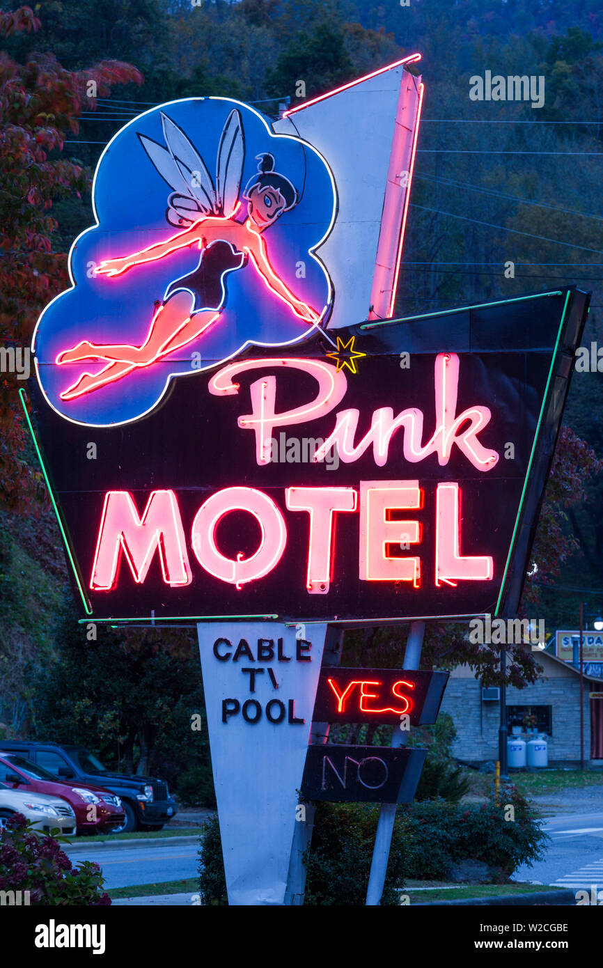 Stati Uniti d'America, North Carolina, cherokee, indiani Cherokee Prenotazione, insegna al neon per il Motel rosa Foto Stock