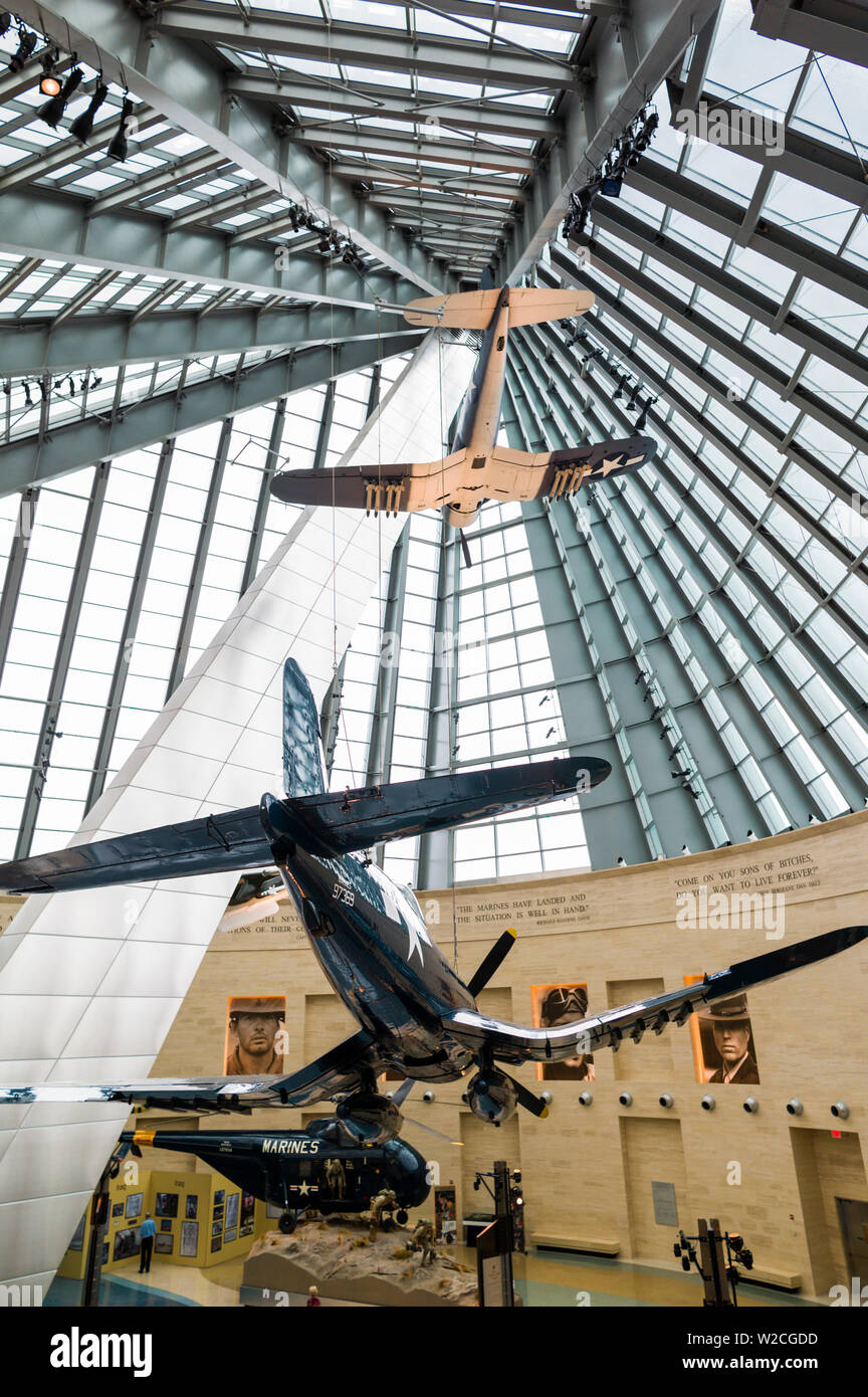 Stati Uniti d'America, Virginia, Triangolo, Museo Nazionale del Marine Corps, Leatherneck galleria con WW2-ser Corsair aereo da caccia Foto Stock