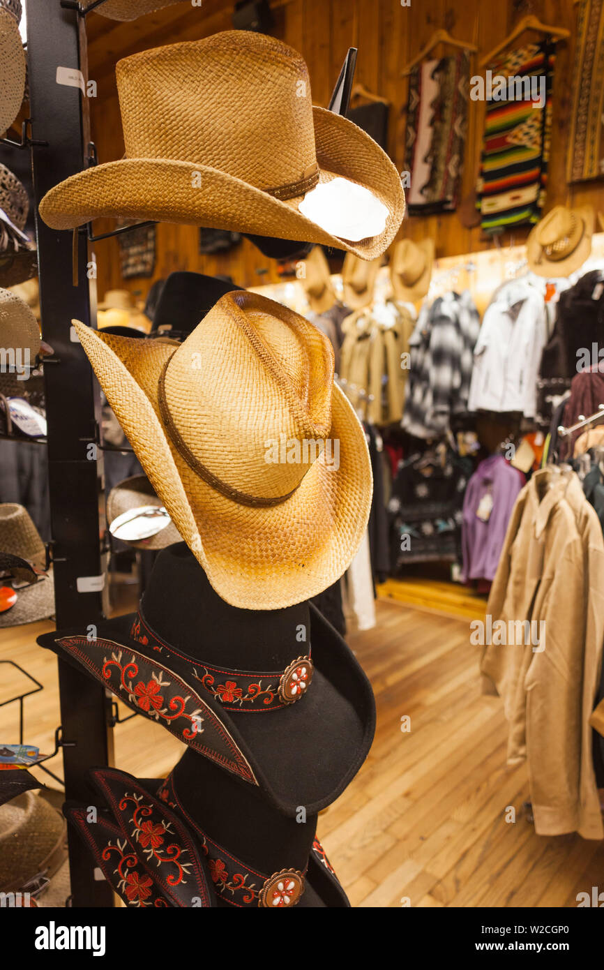 Stati Uniti d'America, Sud Dakota, parete parete Drug Store, cappelli da cowboy Foto Stock