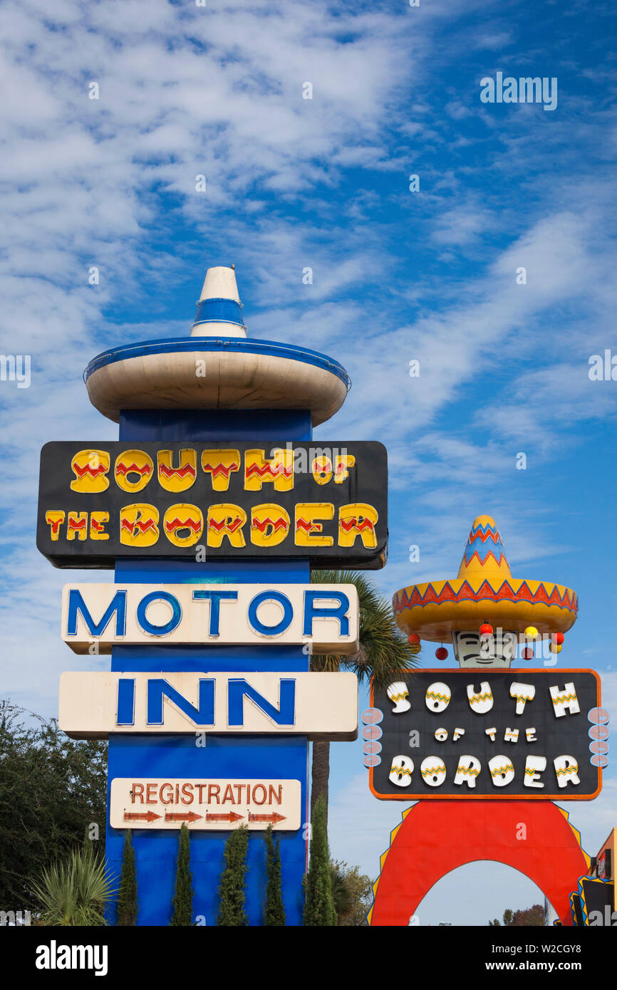 Stati Uniti d'America, Carolina del Sud, a sud del confine, segnaletica per la famosa attrazione turistica sul percorso 95 Foto Stock