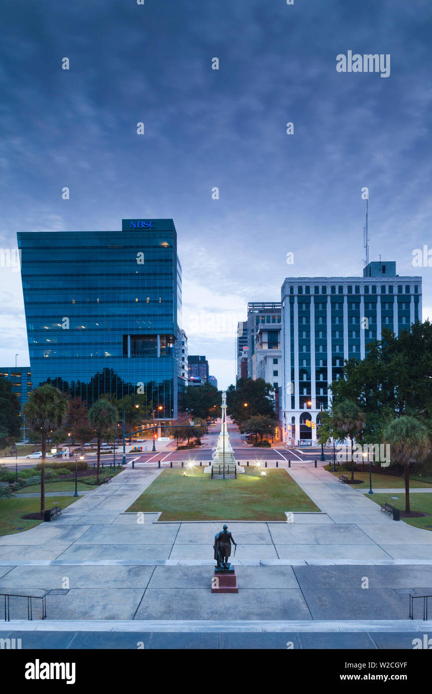 Stati Uniti d'America, Sud Carolina, Columbia, skyline della città all'alba dalla casa di stato Foto Stock