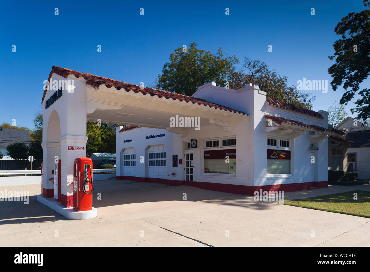Stati Uniti d'America, Arkansas, Little Rock Little Rock Central High School National Historic Site, sito di 1954 scuola battaglie desegregazione, vecchio centro visitatori nella ex stazione di gas Foto Stock