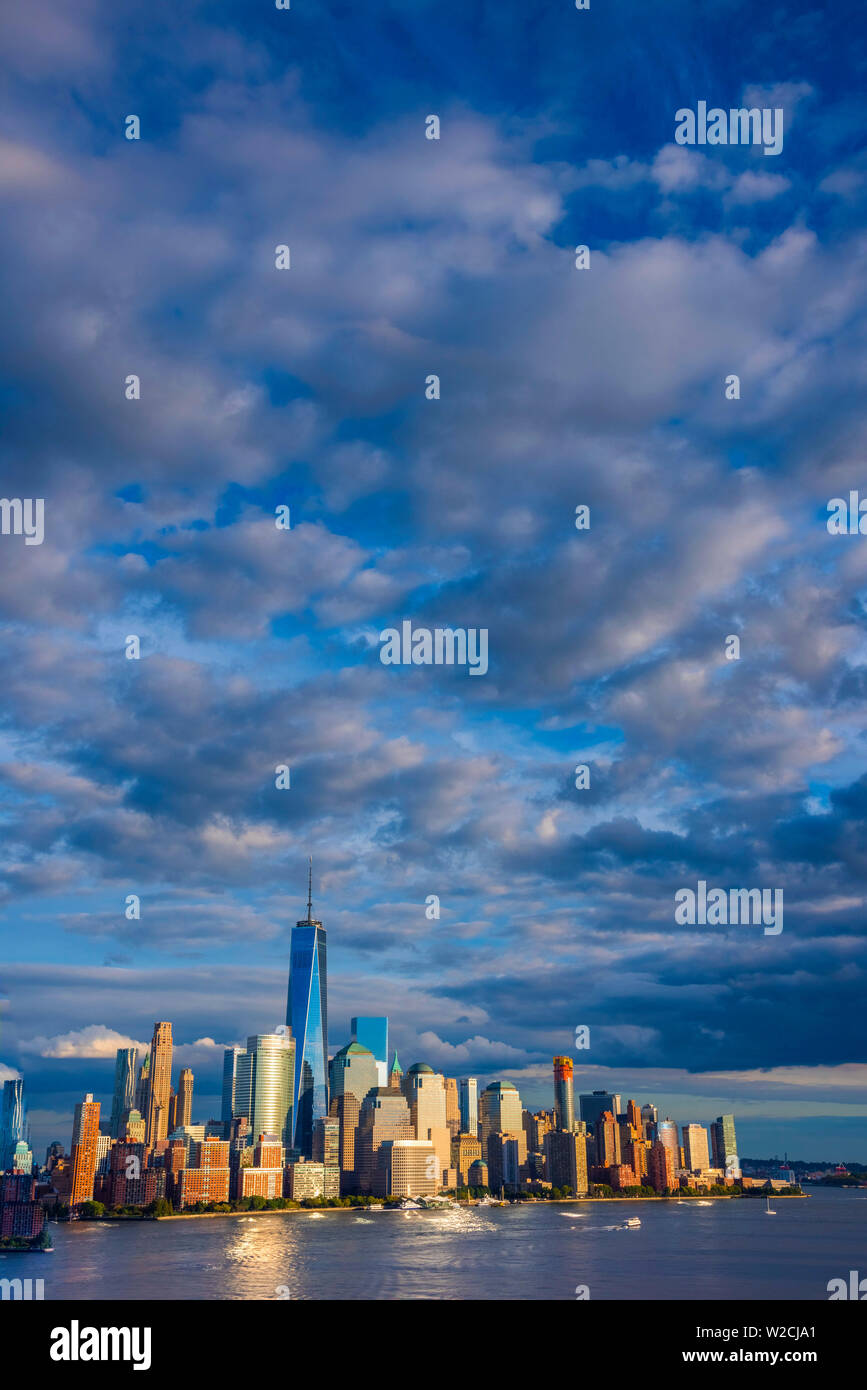 Stati Uniti d'America, New York Manhattan, la parte inferiore di Manhattan e il World Trade Center, Freedom Tower attraverso Fiume Hudson Foto Stock