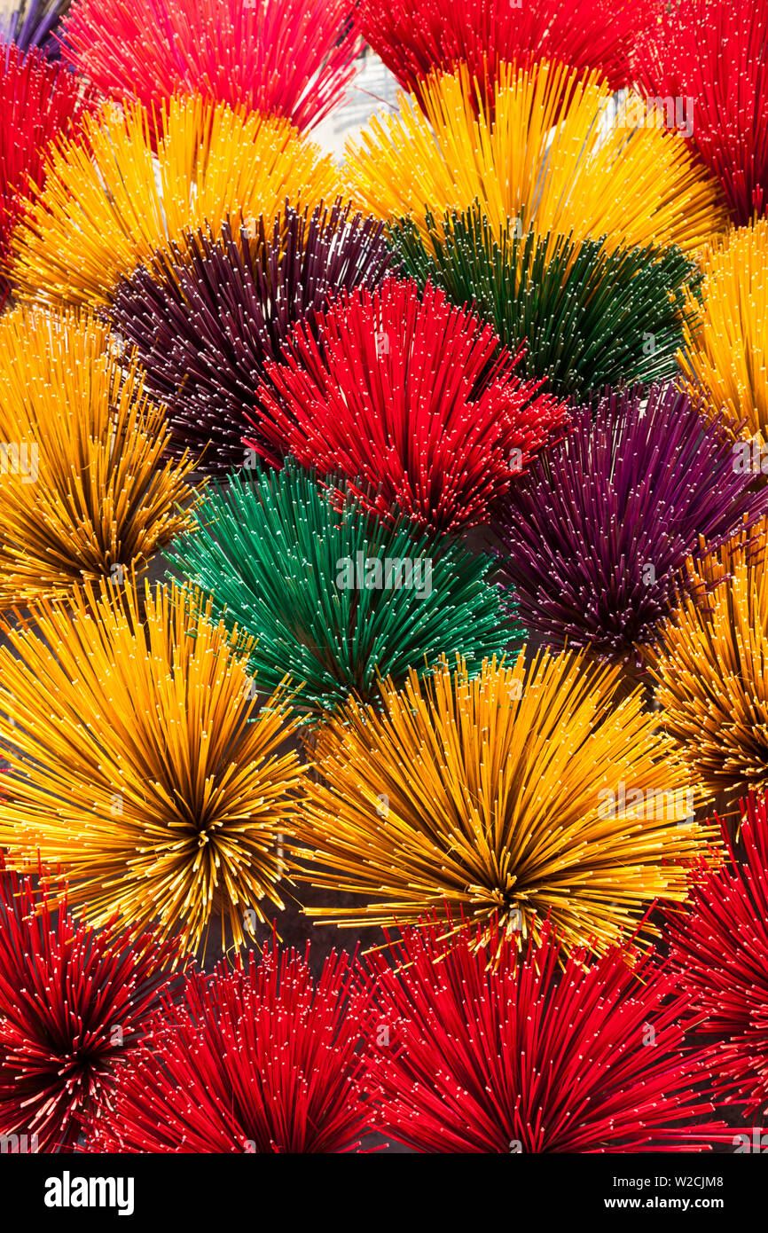 Il Vietnam, tonalità, disposizione dei bastoncini di incenso Foto Stock