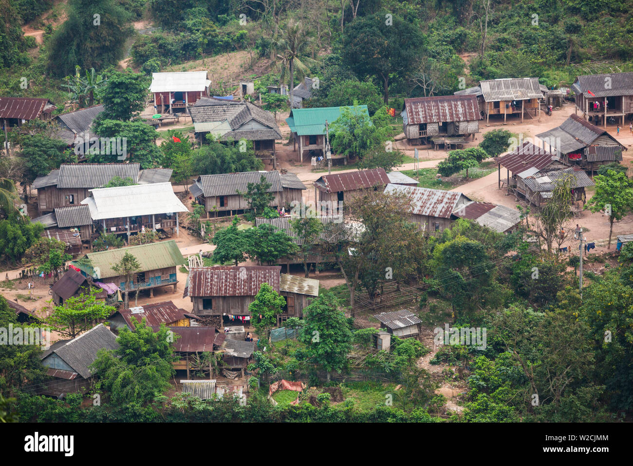 Il Vietnam, Area DMZ, provincia di Quang Tri, Cua Valley, vista in elevazione degli indigeni montagnard village Foto Stock