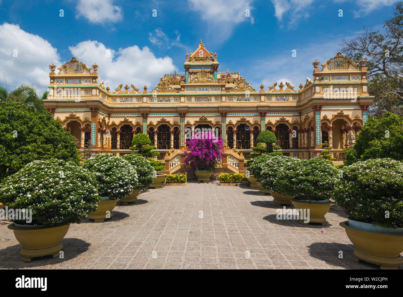 Il Vietnam, il Delta del Mekong, My Tho, Vinh Trang Pagoda, esterna Foto Stock