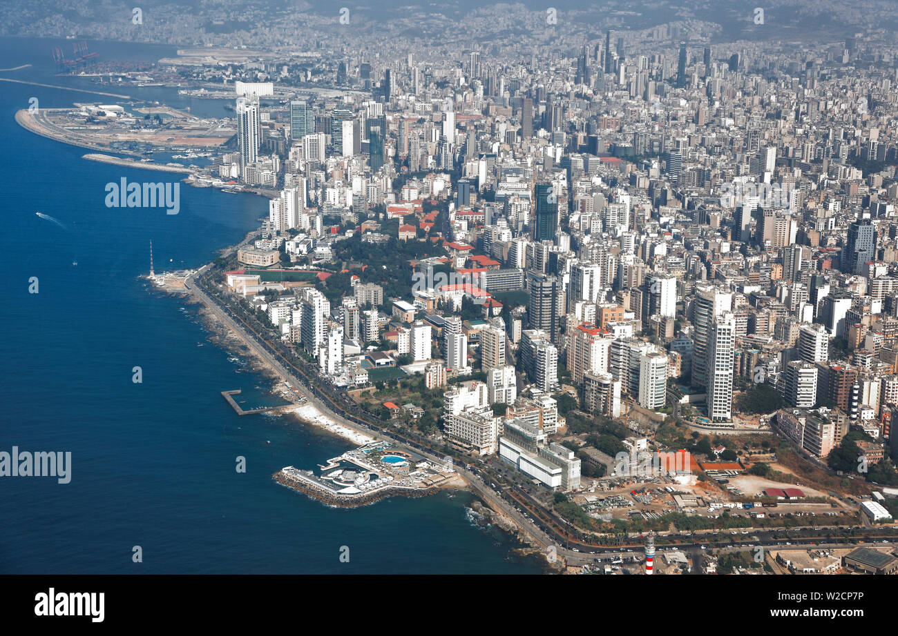 Beirut, veduta aerea della città capitale del Libano sulla costa mediterranea. Foto Stock