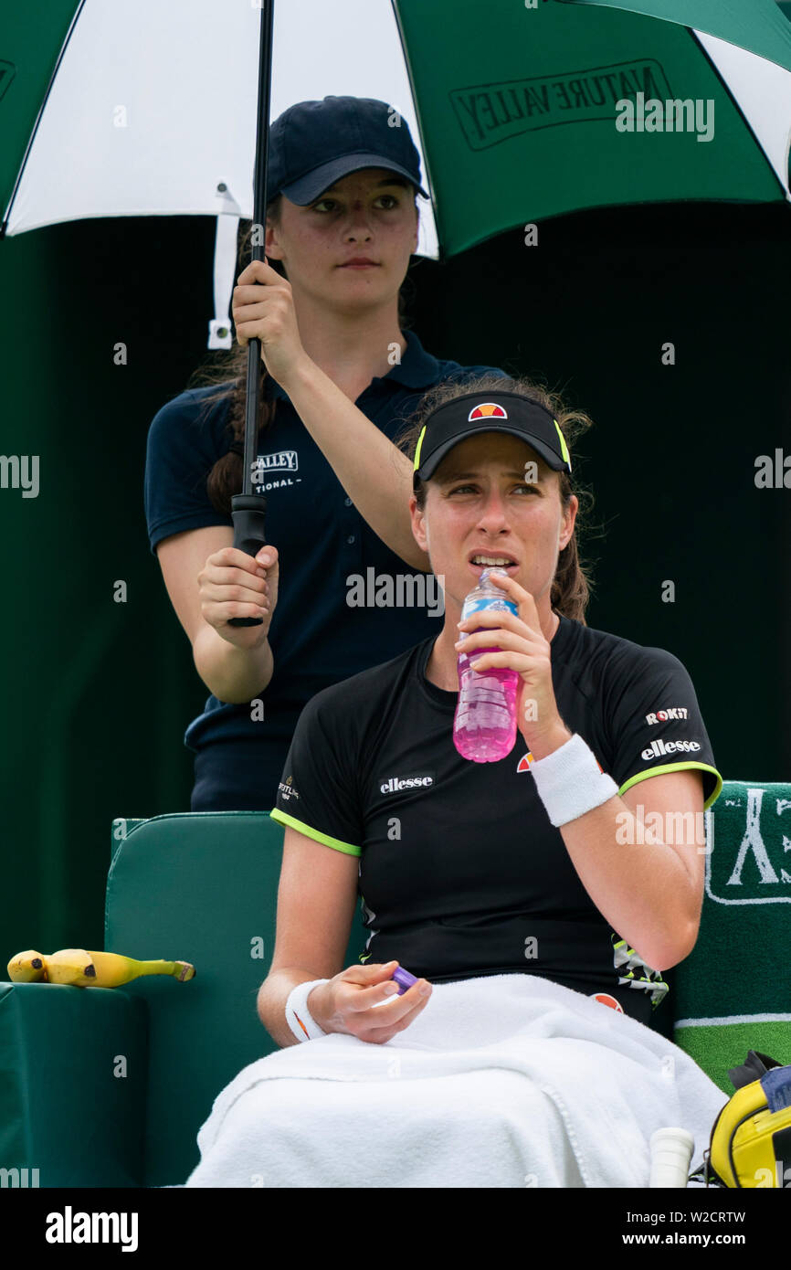 Johanna Konta di GBR bere contro Maria Sakkari della Grecia. Johanna Konta a valle della natura International 2019, Devonshire Park, Eastbourne - Englan Foto Stock