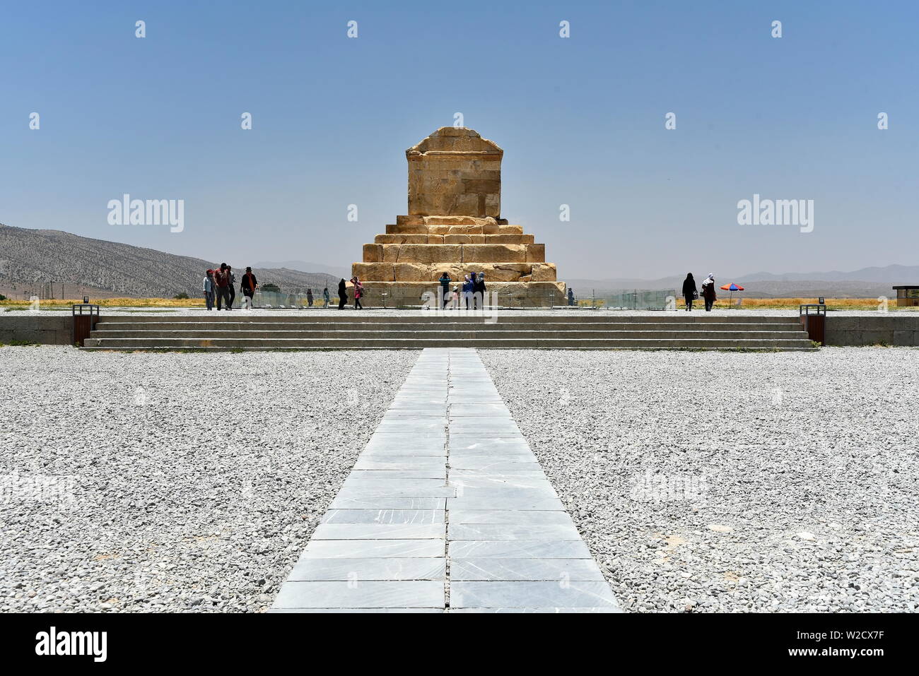 Pasargadae, Shiraz, far Provincia, Iran, Giugno 22, 2019, la tomba di Ciro il Grande al giorno Foto Stock