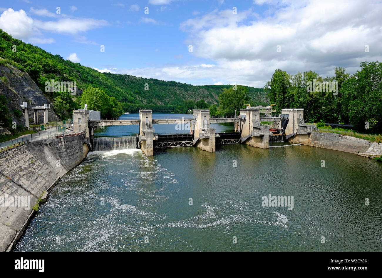 Luzech barriera, fiume Valle del Lot, Francia Foto Stock