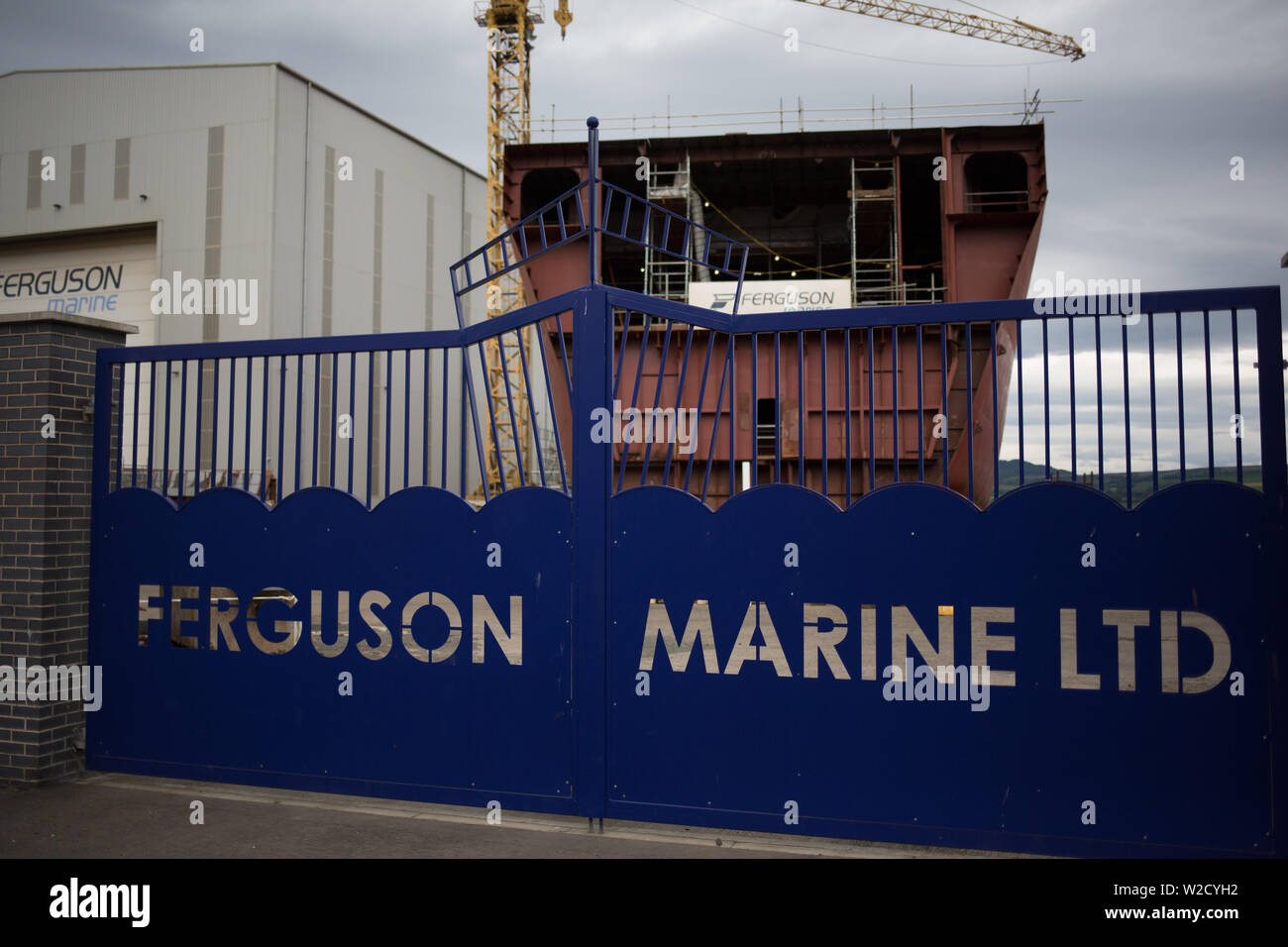I lavoratori del cantiere in Ferguson Cantiere Marine sul fiume Clyde, a Port Glasgow, Scozia. Foto Stock