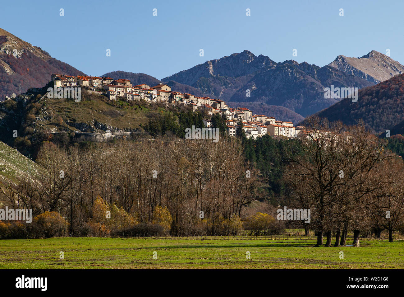 Villaggio in Abruzzo Lazio e Molise Parco Nazionale Foto Stock