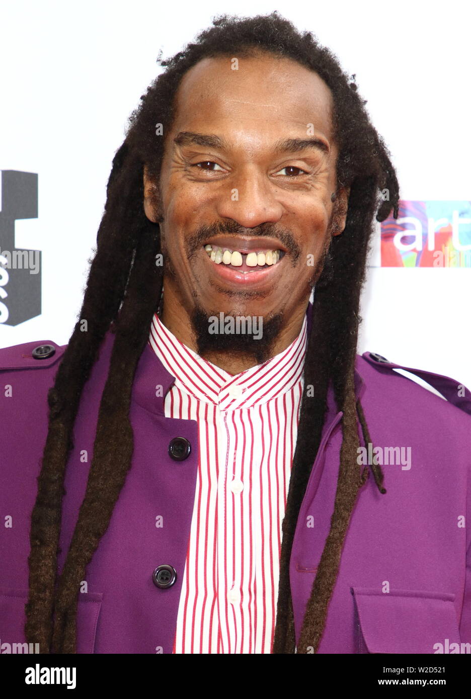 Benjamin Zephaniah assiste a South Bank Sky Arts Awards al Savoy, strand a Londra. Foto Stock