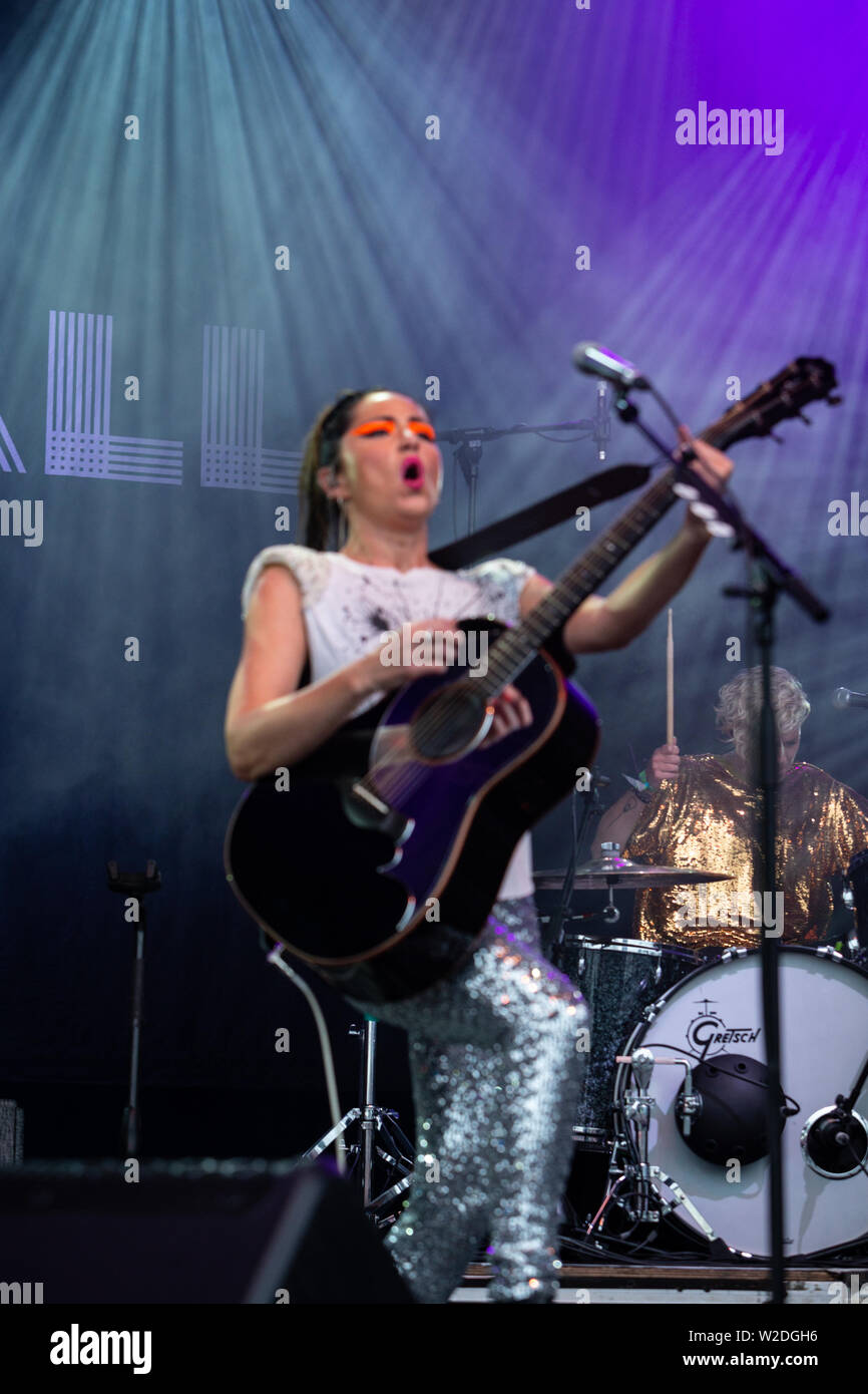 KT Tunstall esegue dal vivo al 2019 Cornbury Festival, grande Tew, Oxfordshire Foto Stock