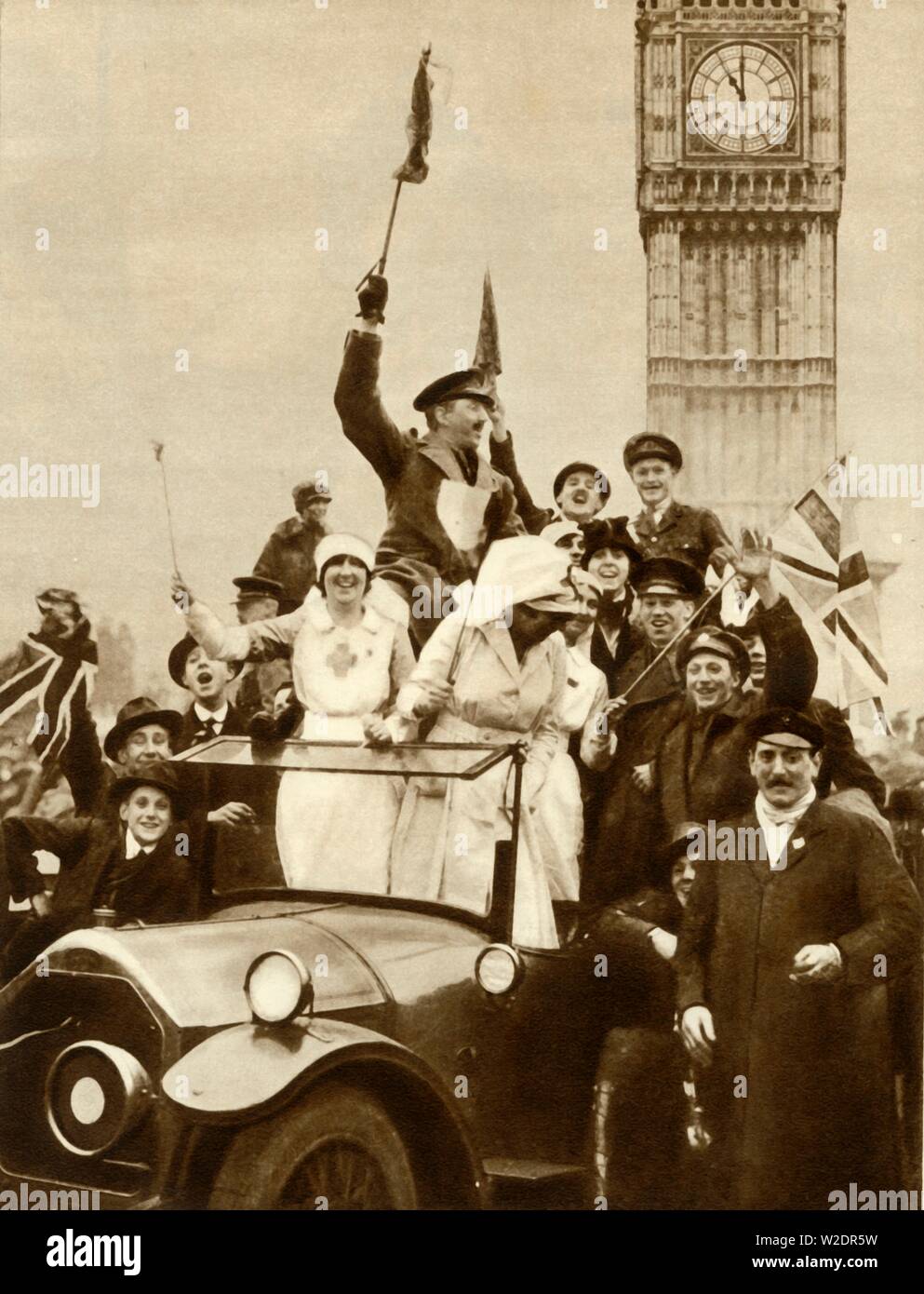 Il giorno dell'Armistizio, Londra, 11 novembre 1918, (1935). Creatore: sconosciuto. Foto Stock