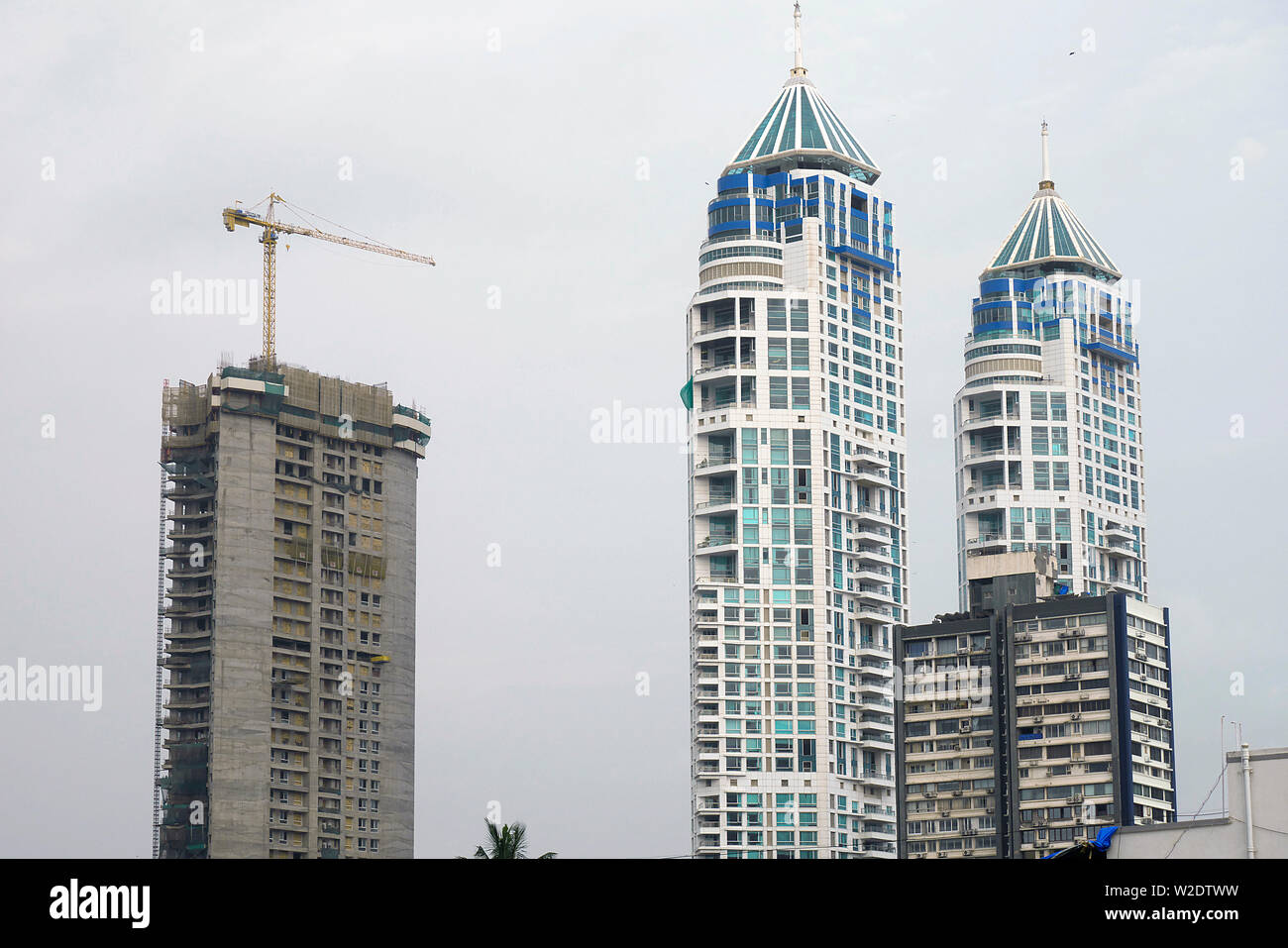 Vista di SHAPOORJI PALLONJI torri imperiale, TARDEO MUMBAI, molto costosi immobili nel sud di Mumbai Foto Stock