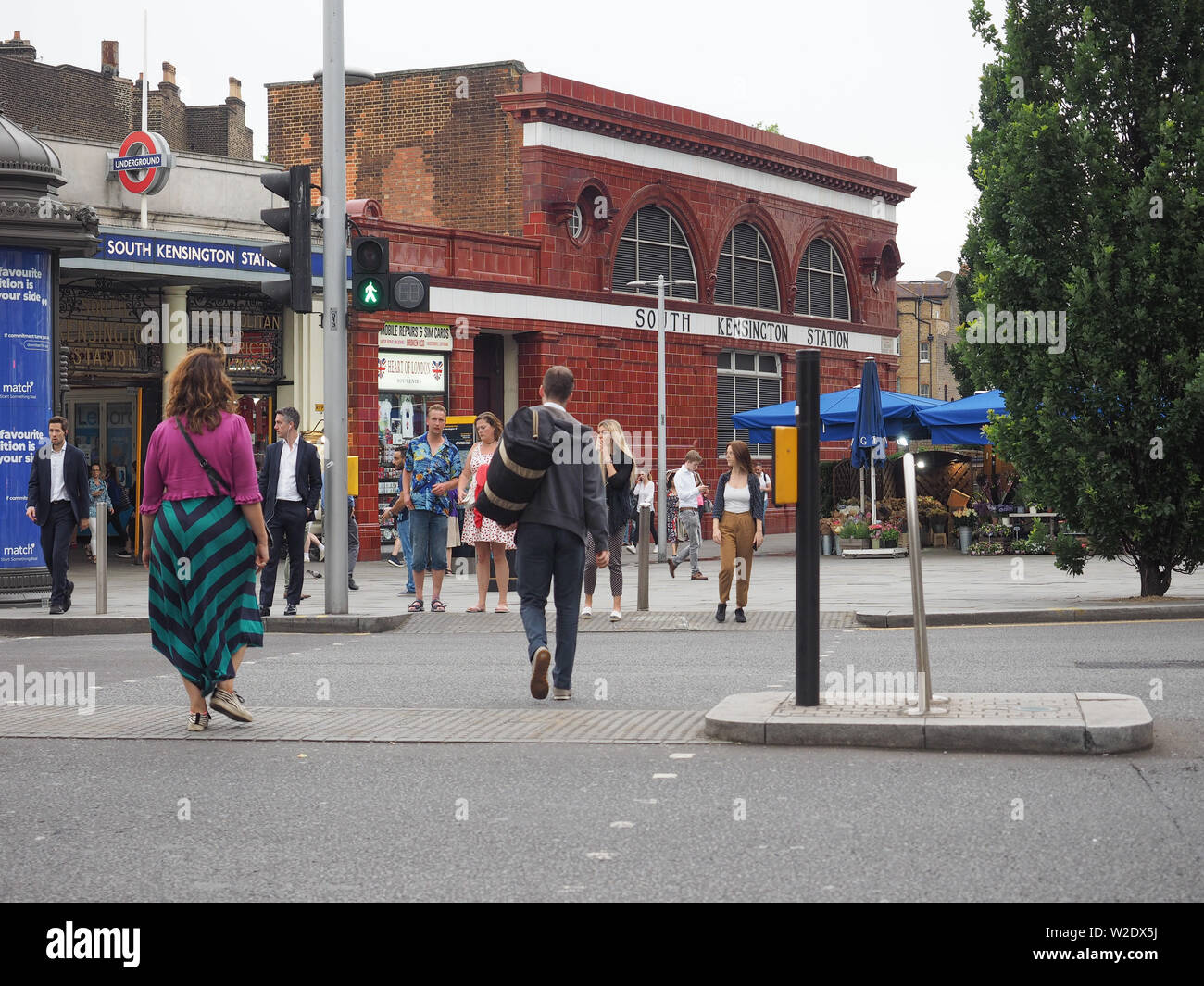 LONDON, Regno Unito - circa giugno 2019: stazione di South Kensington Foto Stock