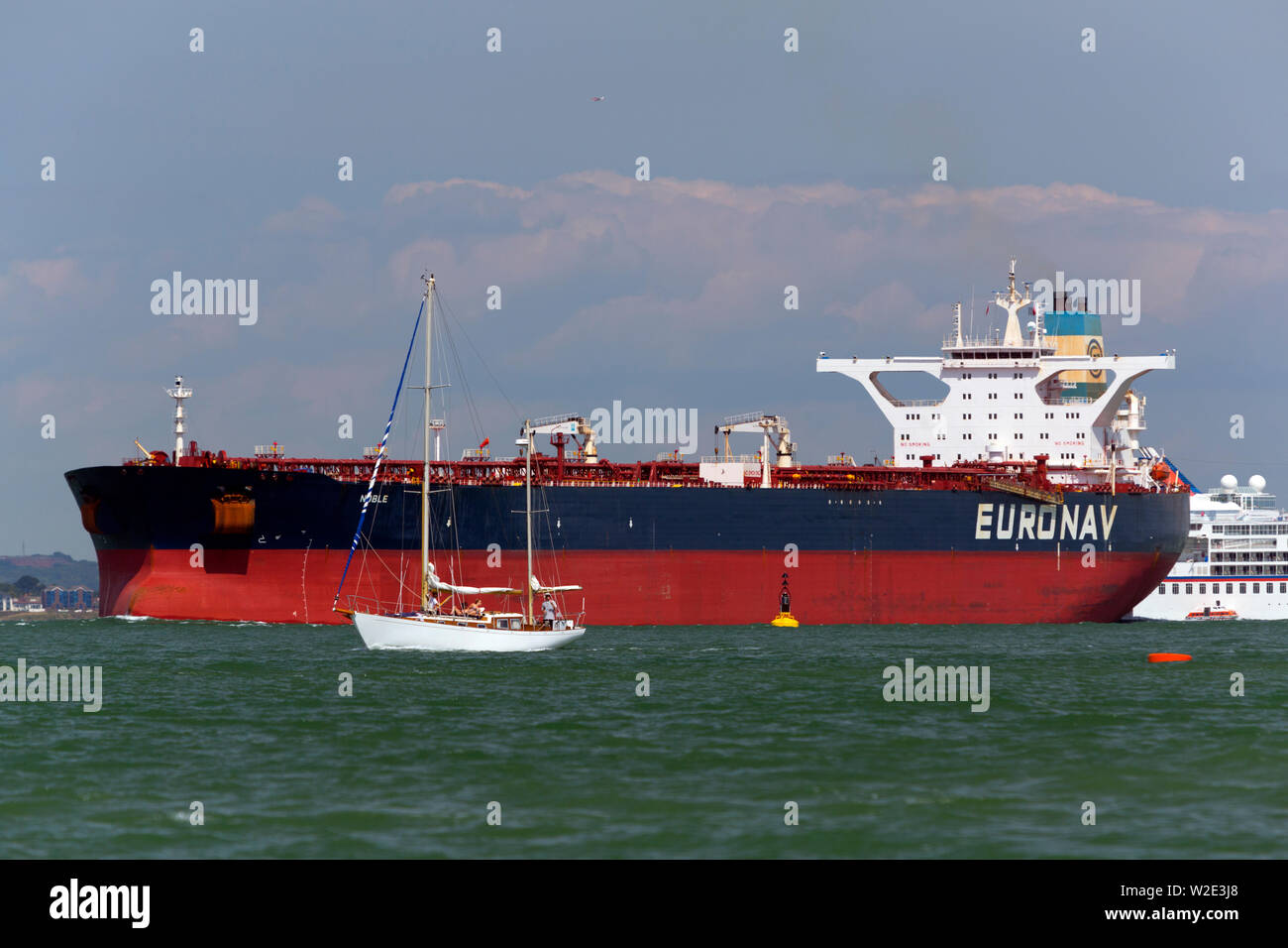 Chemical,Southampton,servizi,porto,il traino,Tanker,l'olio,Raffineria,Fawley,l'Solent,combustibili,global,modifica,riscaldamento,trainare,l'assistenza,Tug,carburante benzina,,membro,bandiera Foto Stock